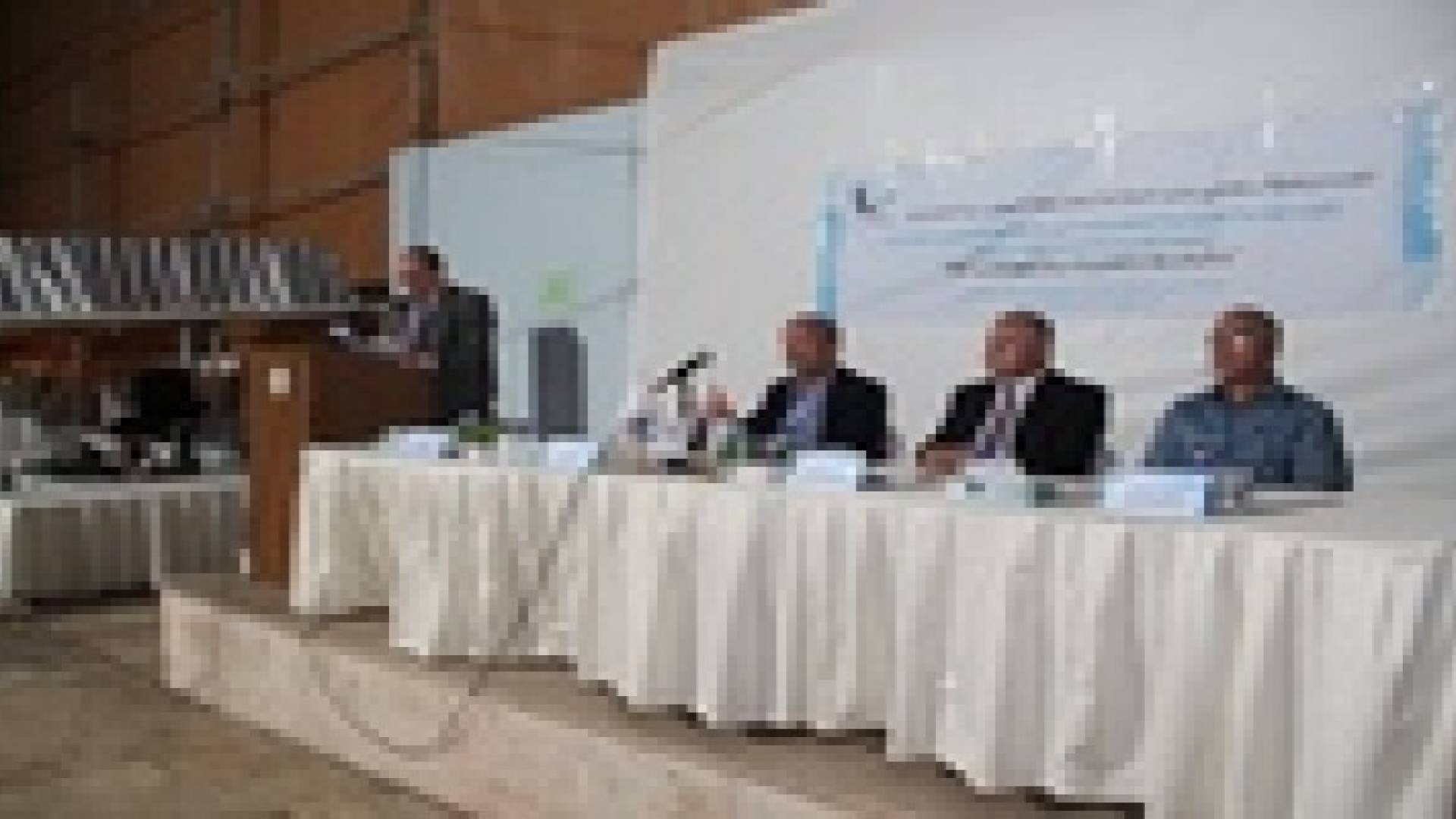 وزير الطاقة : الكهرباء تصل الى 99.9% من سكان المملكة