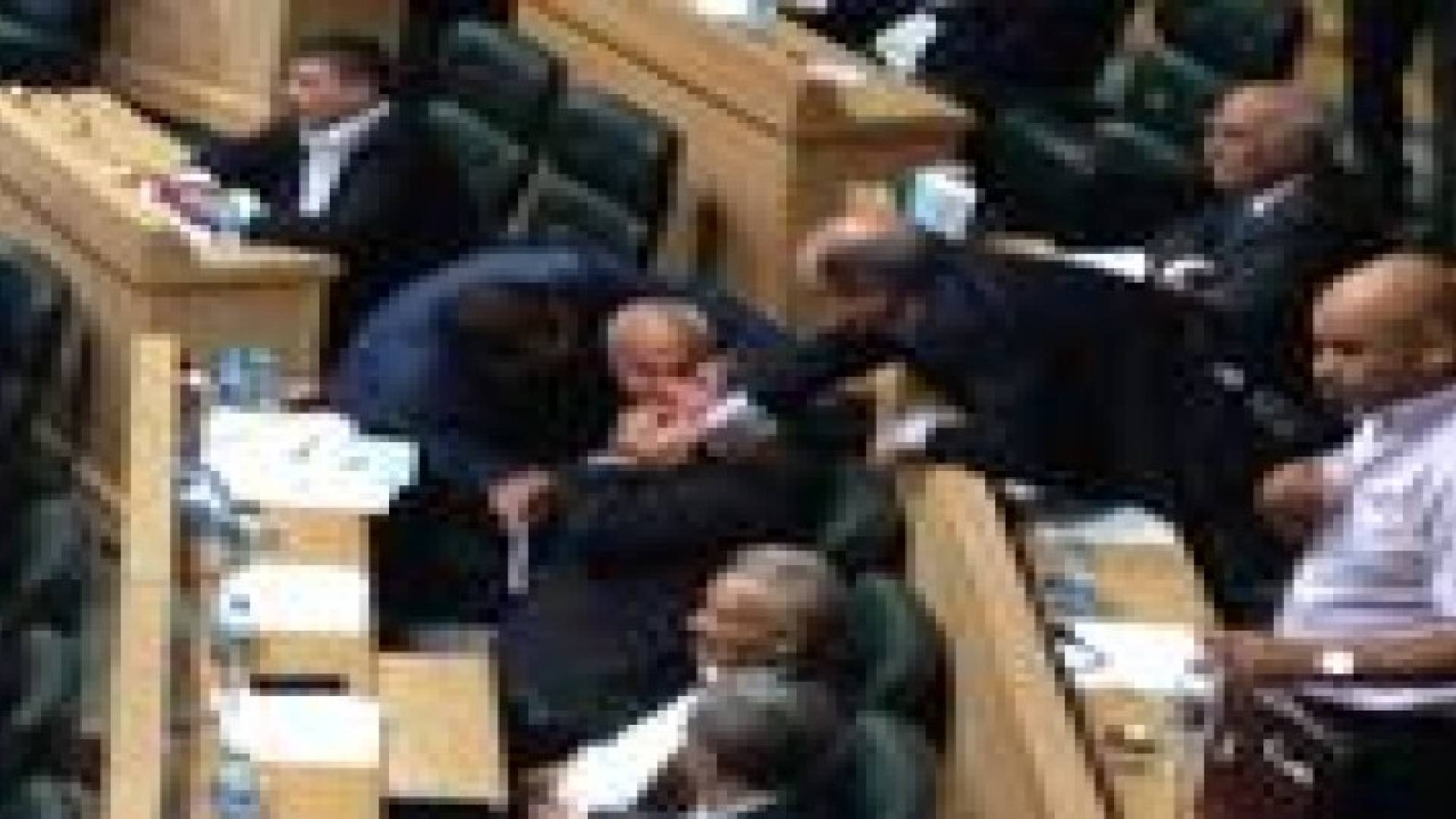 ملاسنة بين السرور والسعود .. تفاصيل