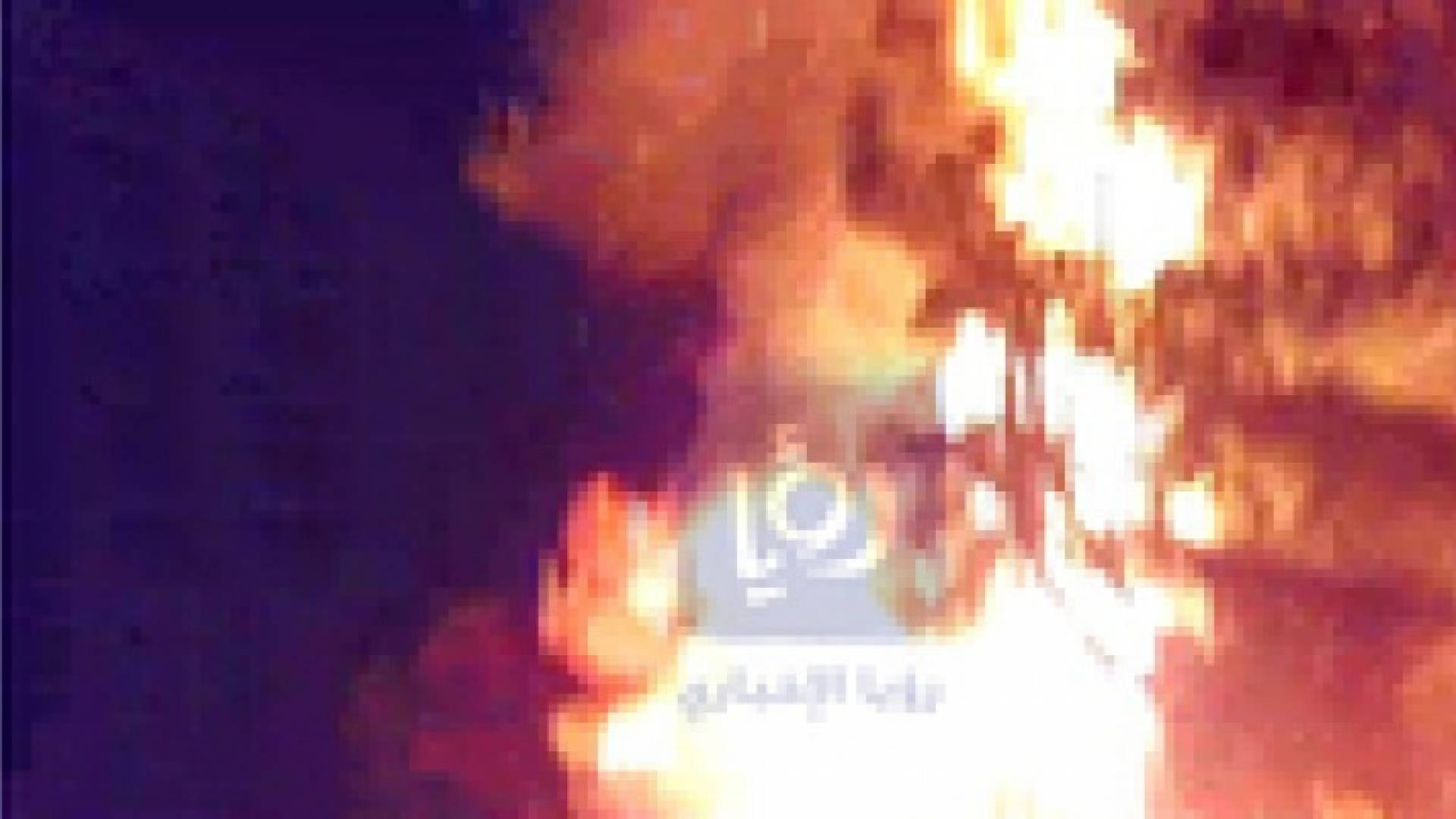 بالصور : حريق كبير تسبب بانقطاع الكهرباء عن بعض احياء السلط