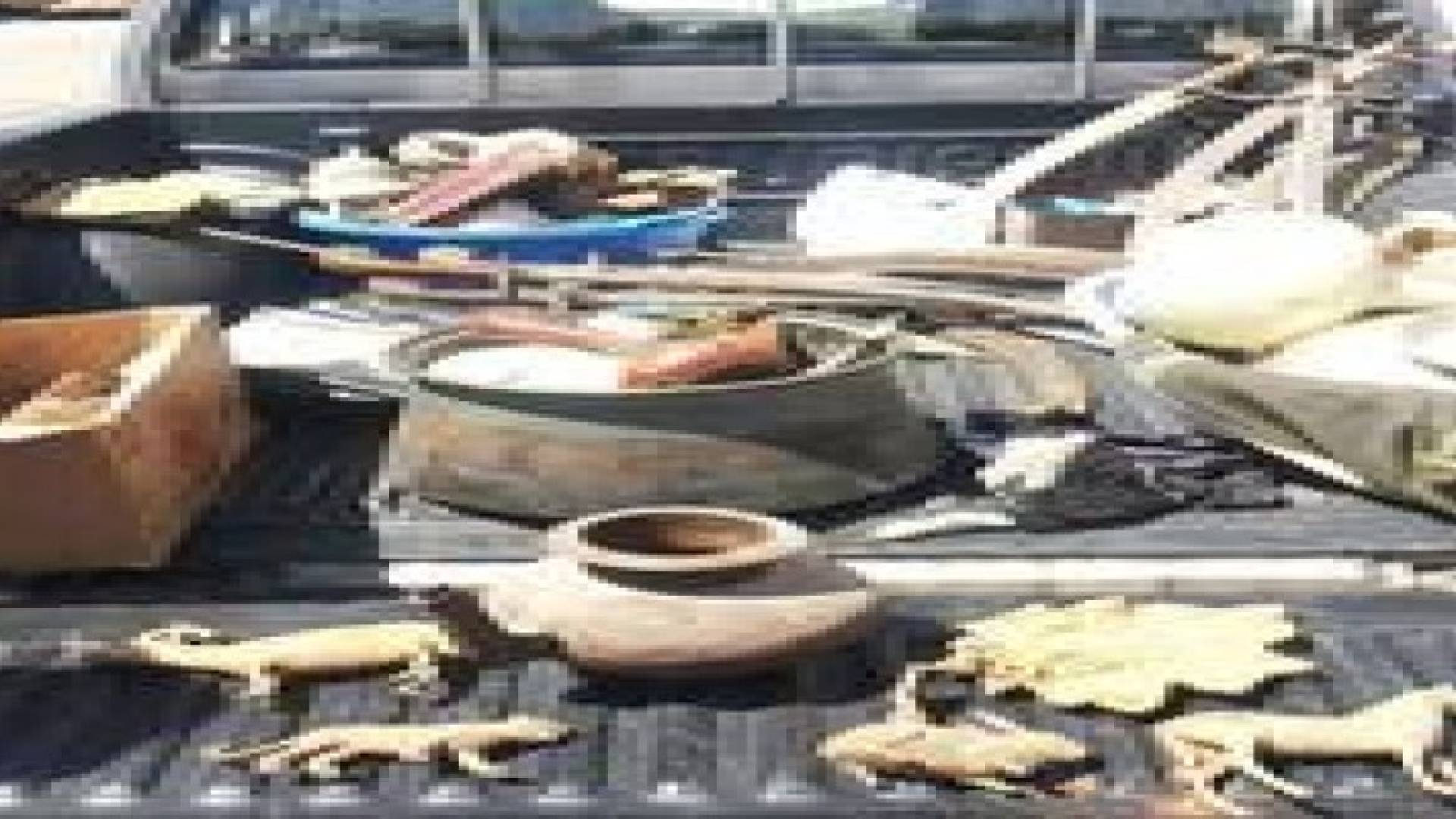 الأجهزة الأمنية تضبط كميات كبيرة من الاثار بمنزل  احد المواطنين