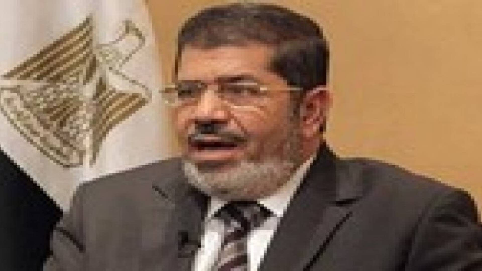 النائب العام يأمر بحبس محمد مرسي بتهمة تسريب مستندات لدولة قطر