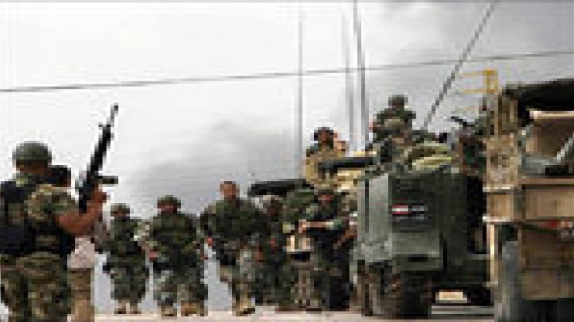 جريح ومفقود للجيش اللبناني في معارك مع مسلحين في محيط عرسال