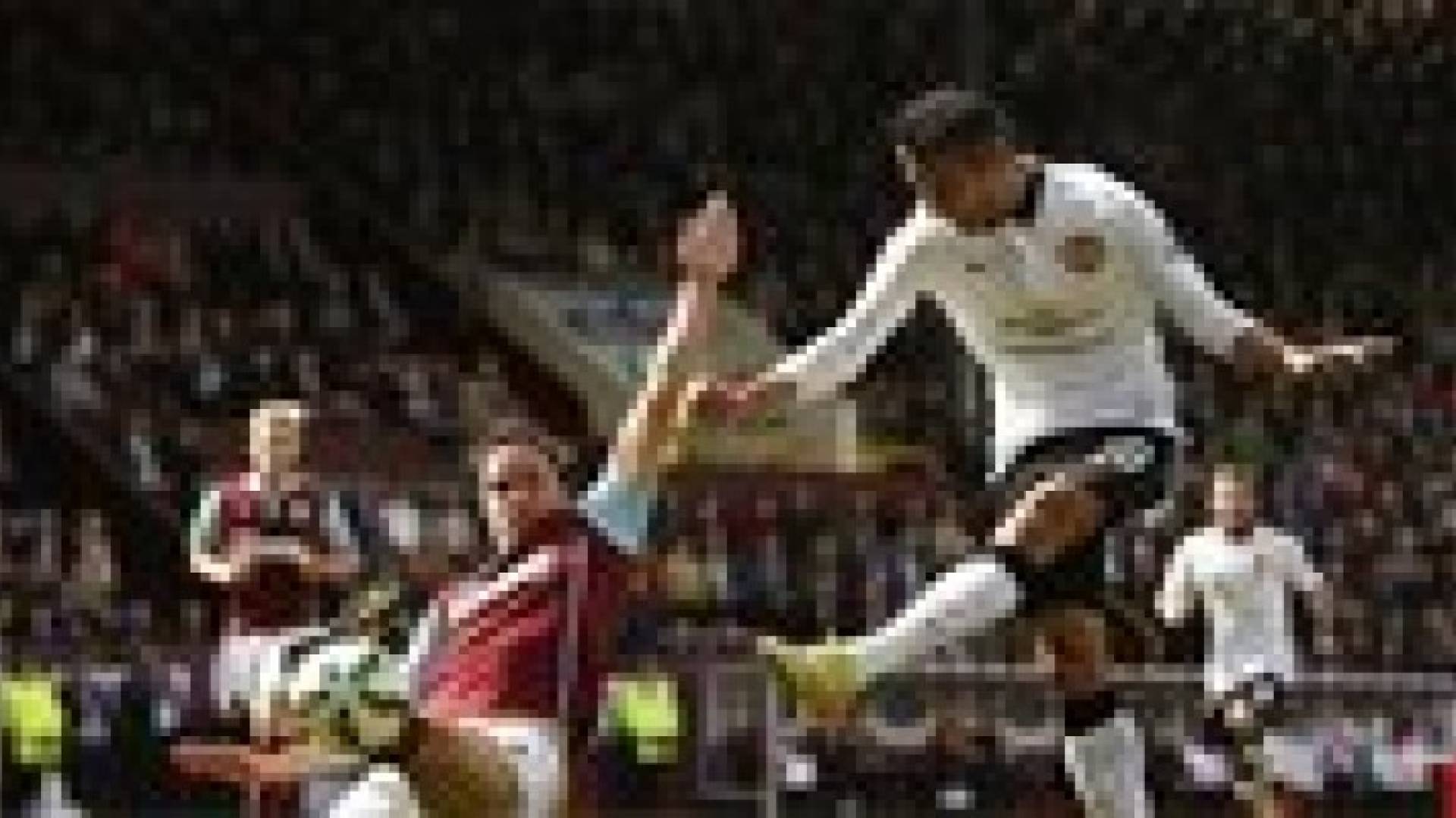 اليونايتد يواصل الإخفاقات ويتعادل أمام بيرنلي