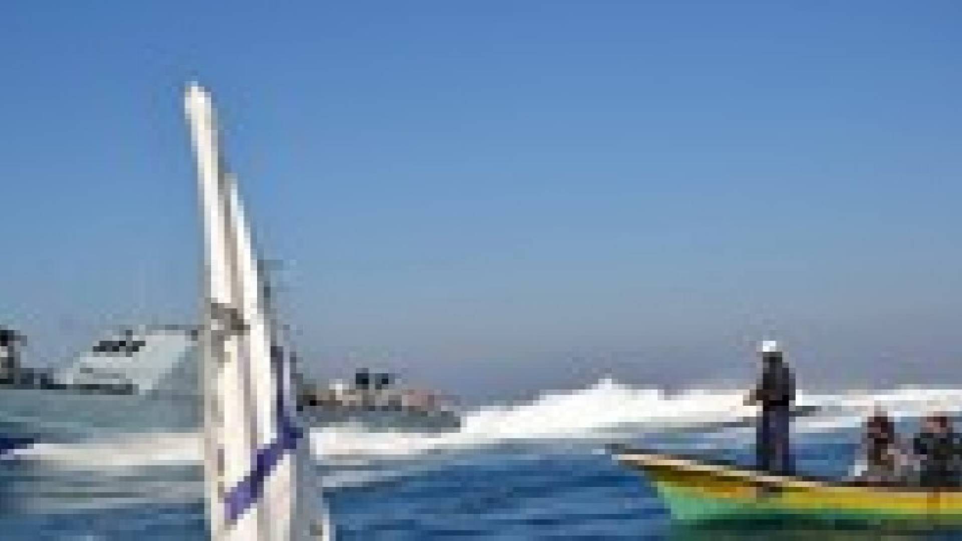 في ثاني خرق للتهدئة.. الاحتلال يستهدف مراكب الصيادين في غزة