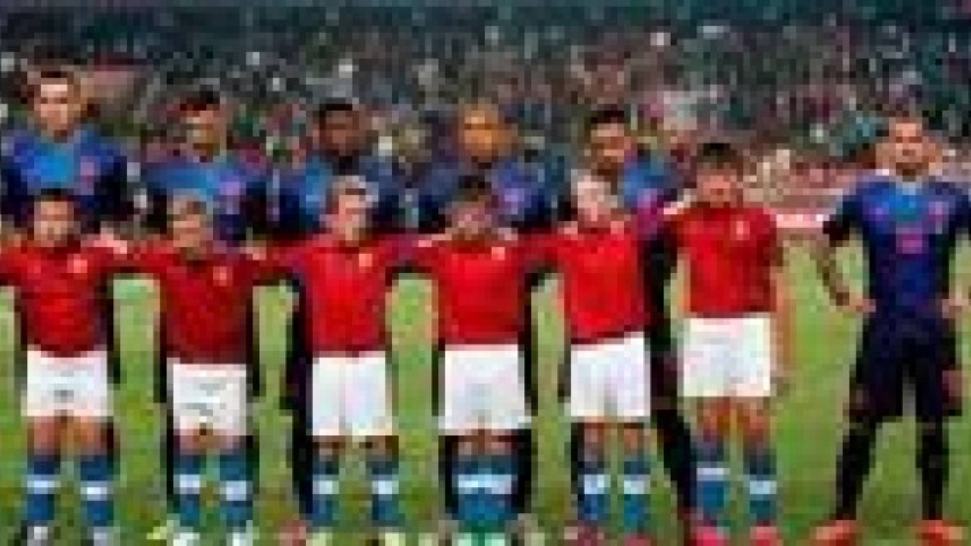 صورة.. طفل الملعب بنفس طول شنايدر !