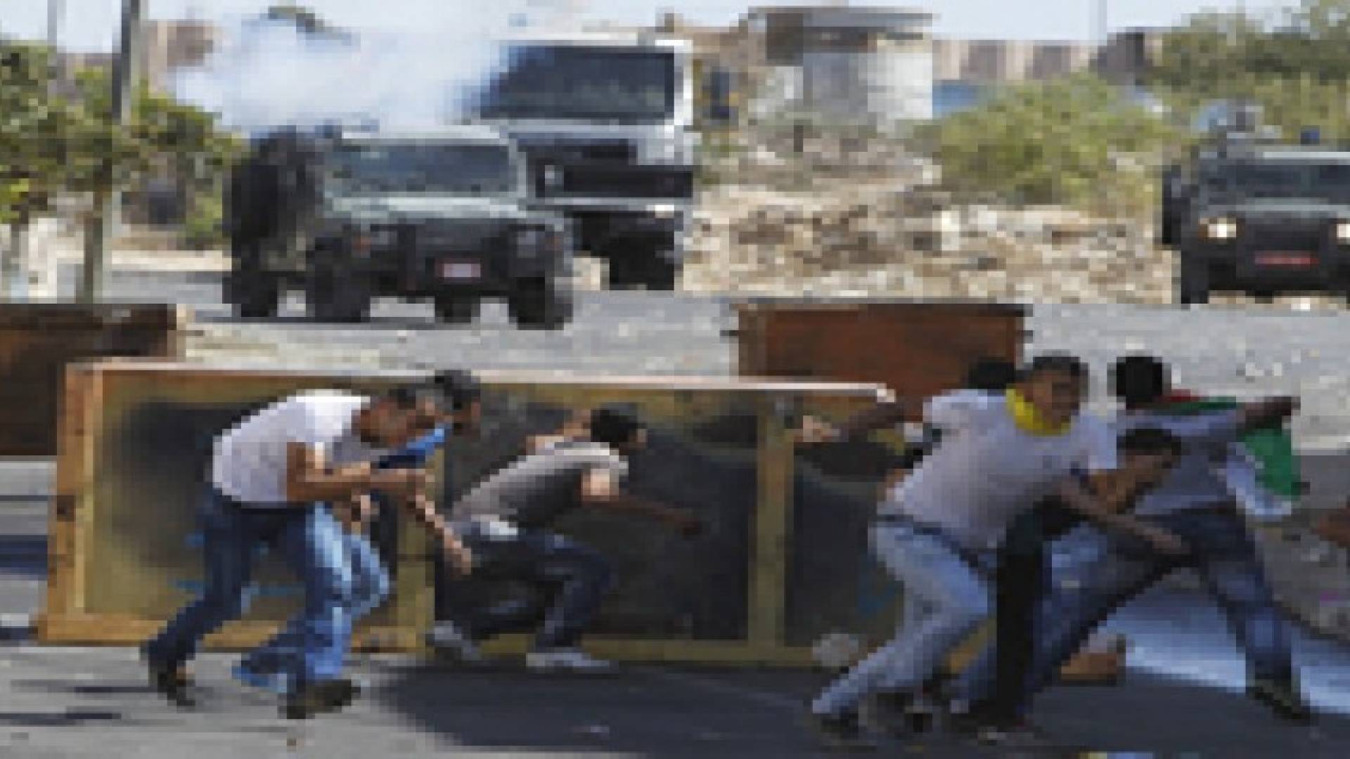 جيش الاحتلال يعتقل فلسطينيا ويصيب آخرين في مسيرات بالضفة