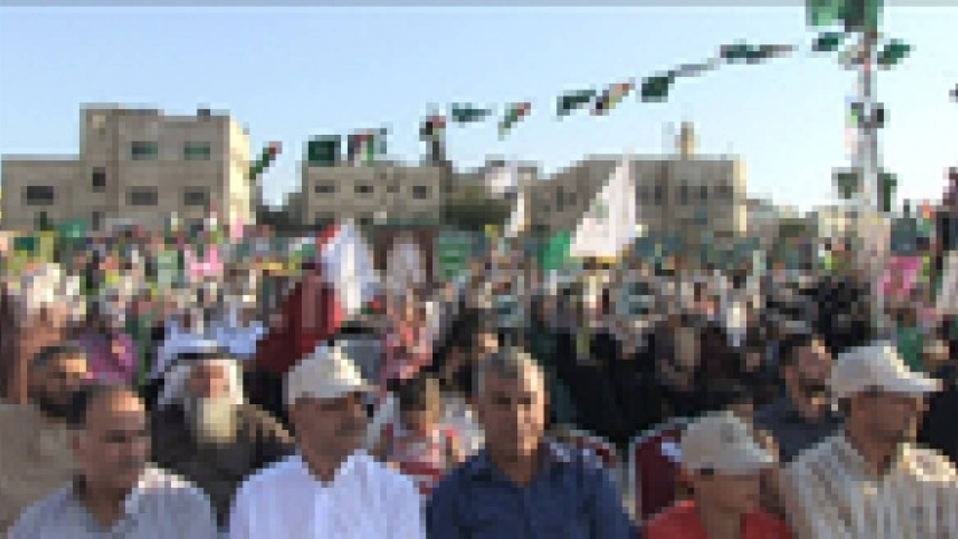 أعلام قطرية في مهرجان للحركة الاسلامية في عمان.. صور