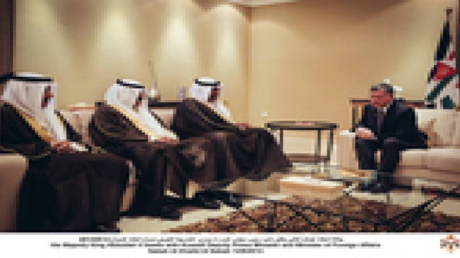 الملك يبحث مع وزير الخارجية الكويتي جهود محاربة الإرهاب