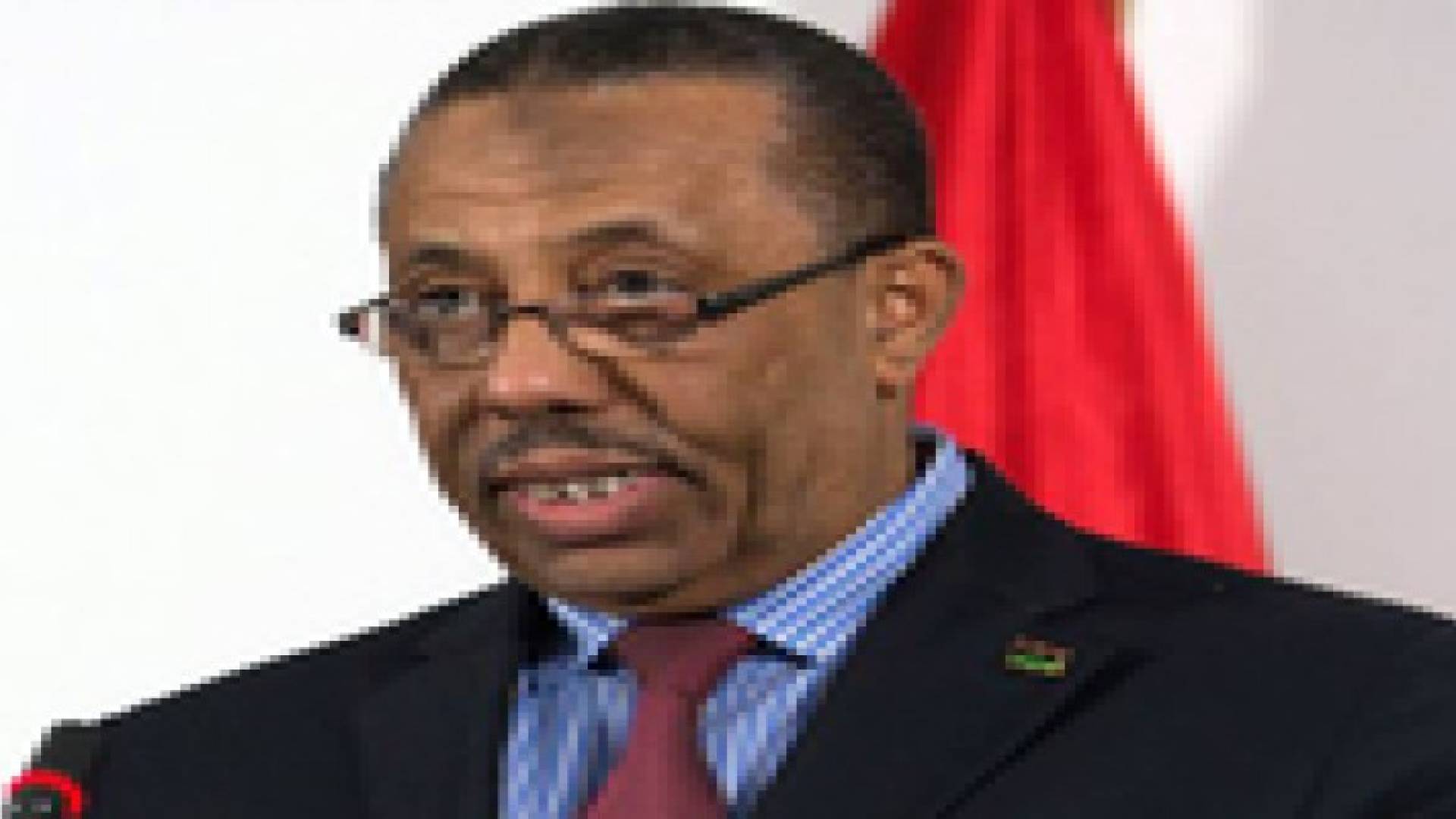 رئيس الوزراء الليبي يتهم قطر بإرسال طائرات محملة بالسلاح لطرابلس