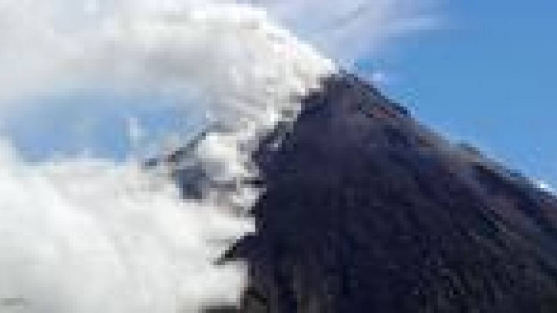 إجلاء الآلاف من محيط بركان في الفلبين