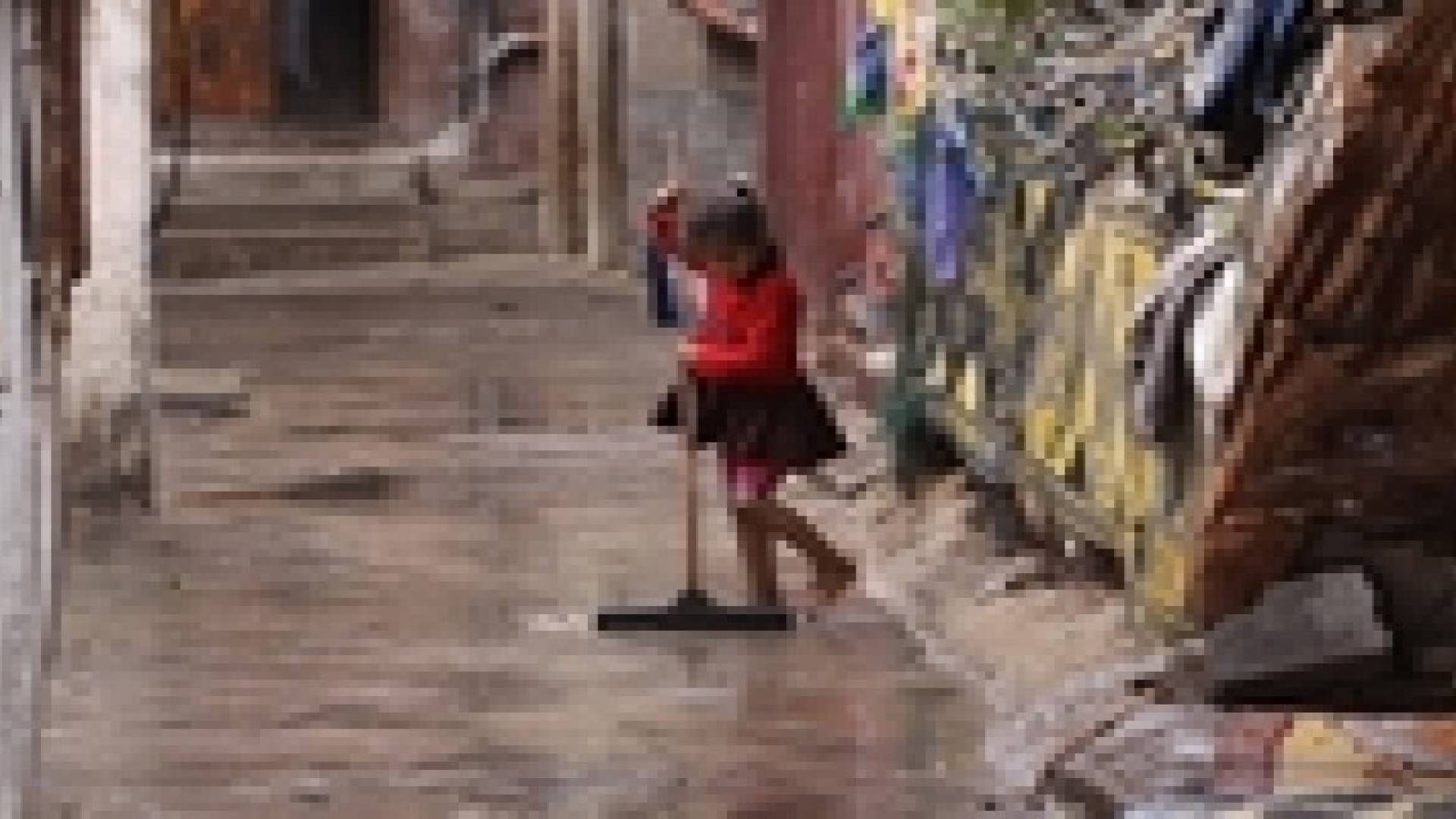 الحصار والحرب على غزة رفعا نسبة الفقر في القطاع إلى 90%