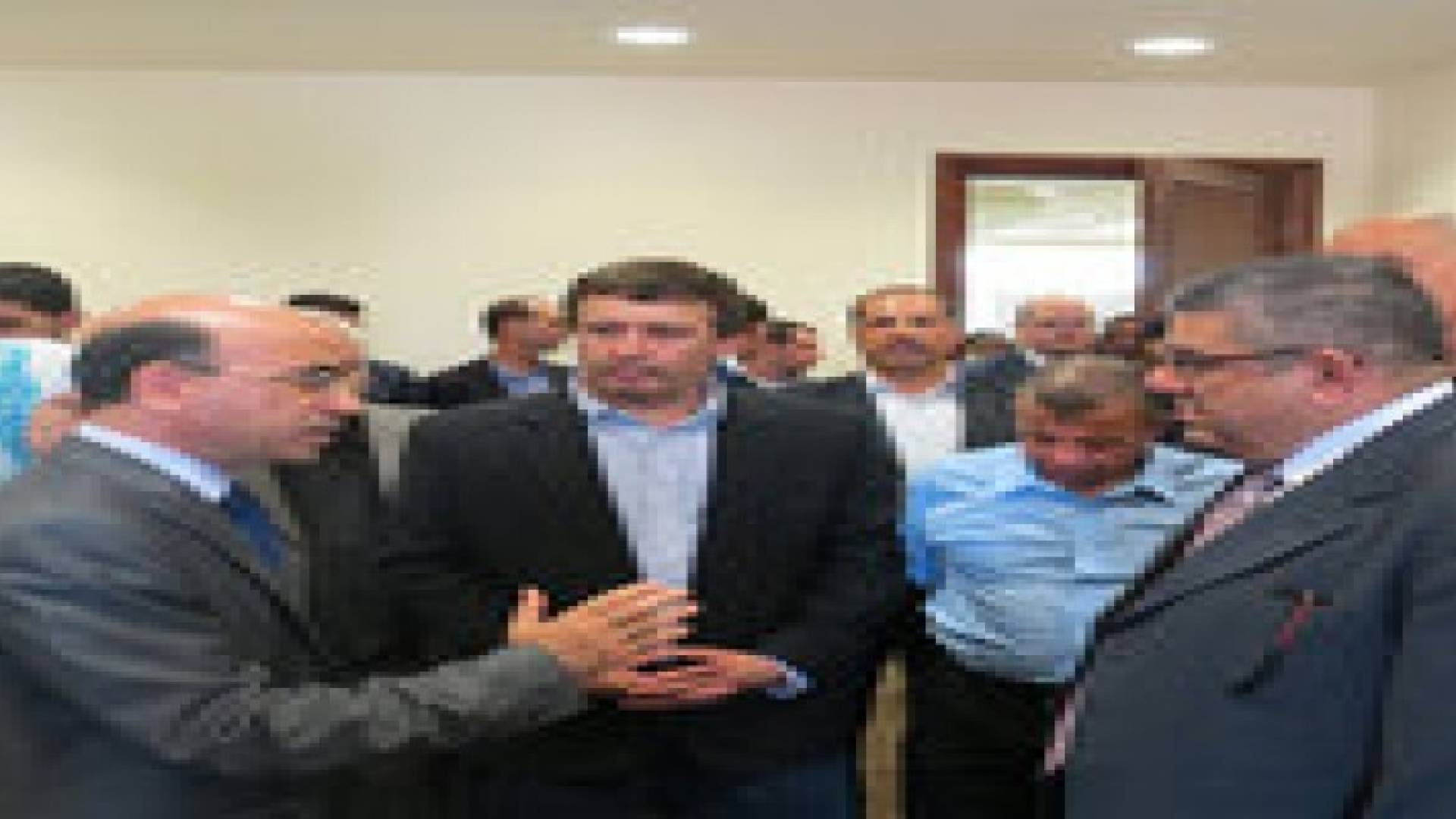 وزير الاتصالات يزور المعرض الوظيفي ضمن الحملة الثالثة للتشغيل