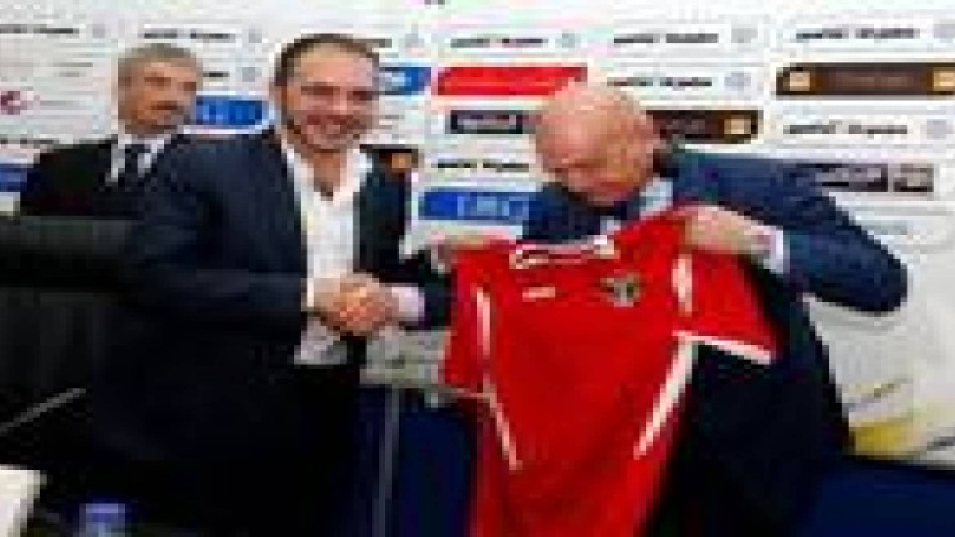 بالصور : " ويلكينز " مديرا فنيا للمنتخب الوطني