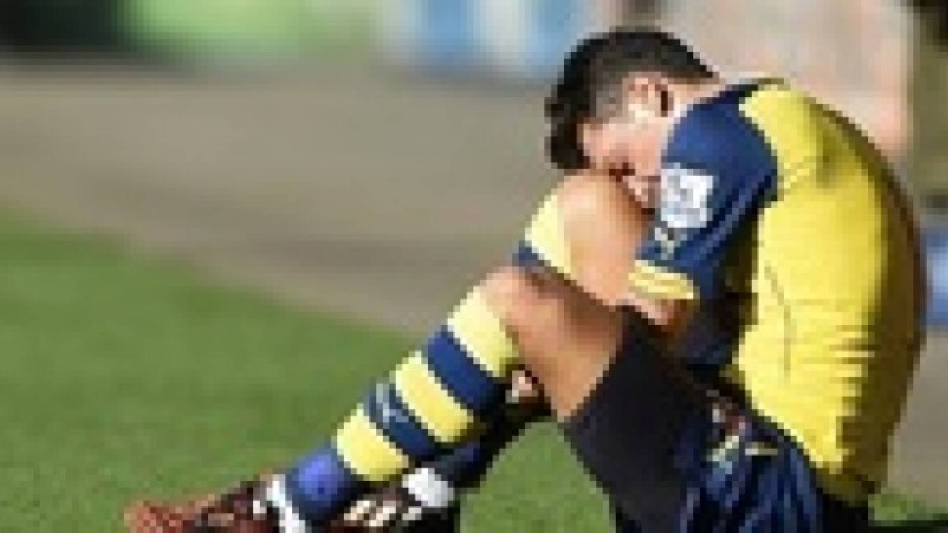 جماهير آرسنال تطالب أوزيل بتغيير مهنته لسمسار سيارات