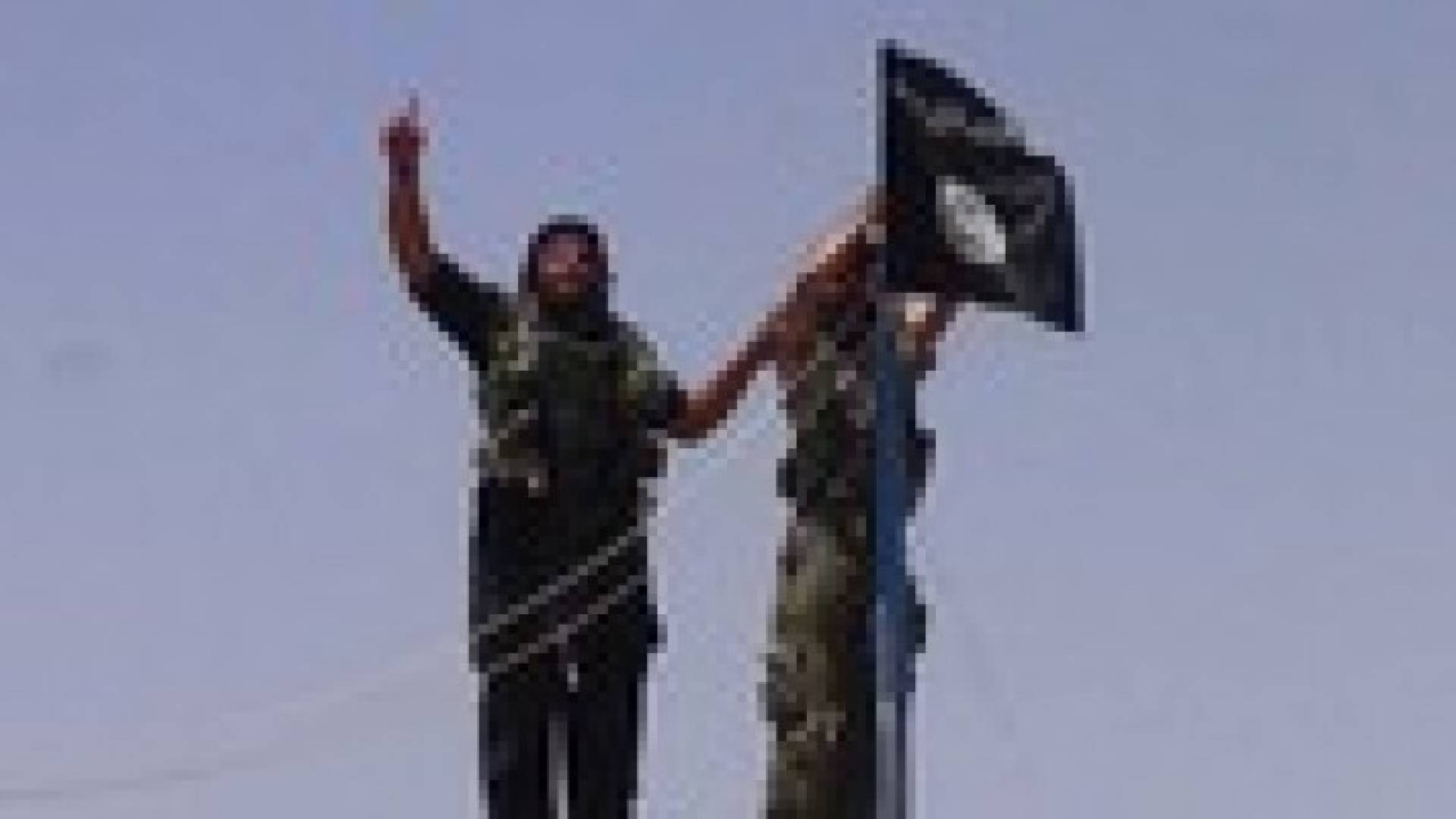 "داعش" يخلي مواقع في دير الزور تحسبا لضربة أمريكية