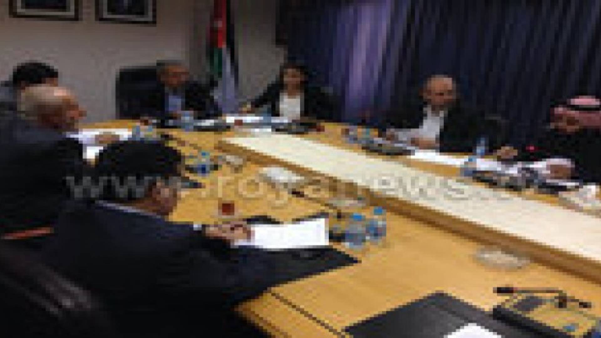 النزاهة تطالب بسحب صلاحيات النسور بتعيين الموظفين