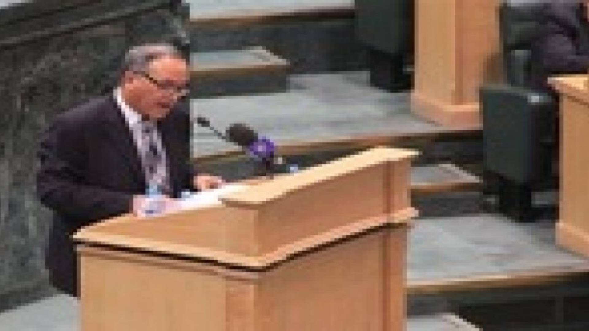 النائب عويس يوجه سؤالين لرئيس الوزراء