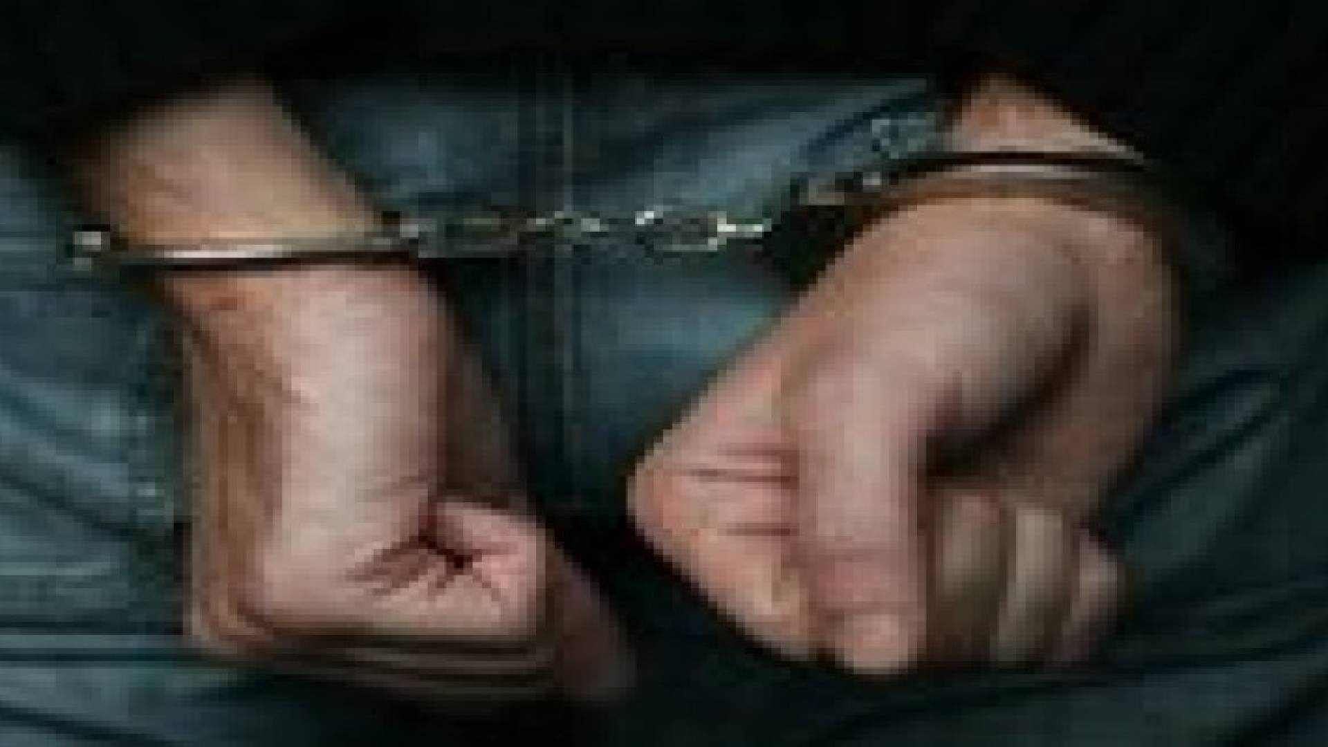 البحث الجنائي يلقي القبض على ملثم سلب محامي واعتدى عليه