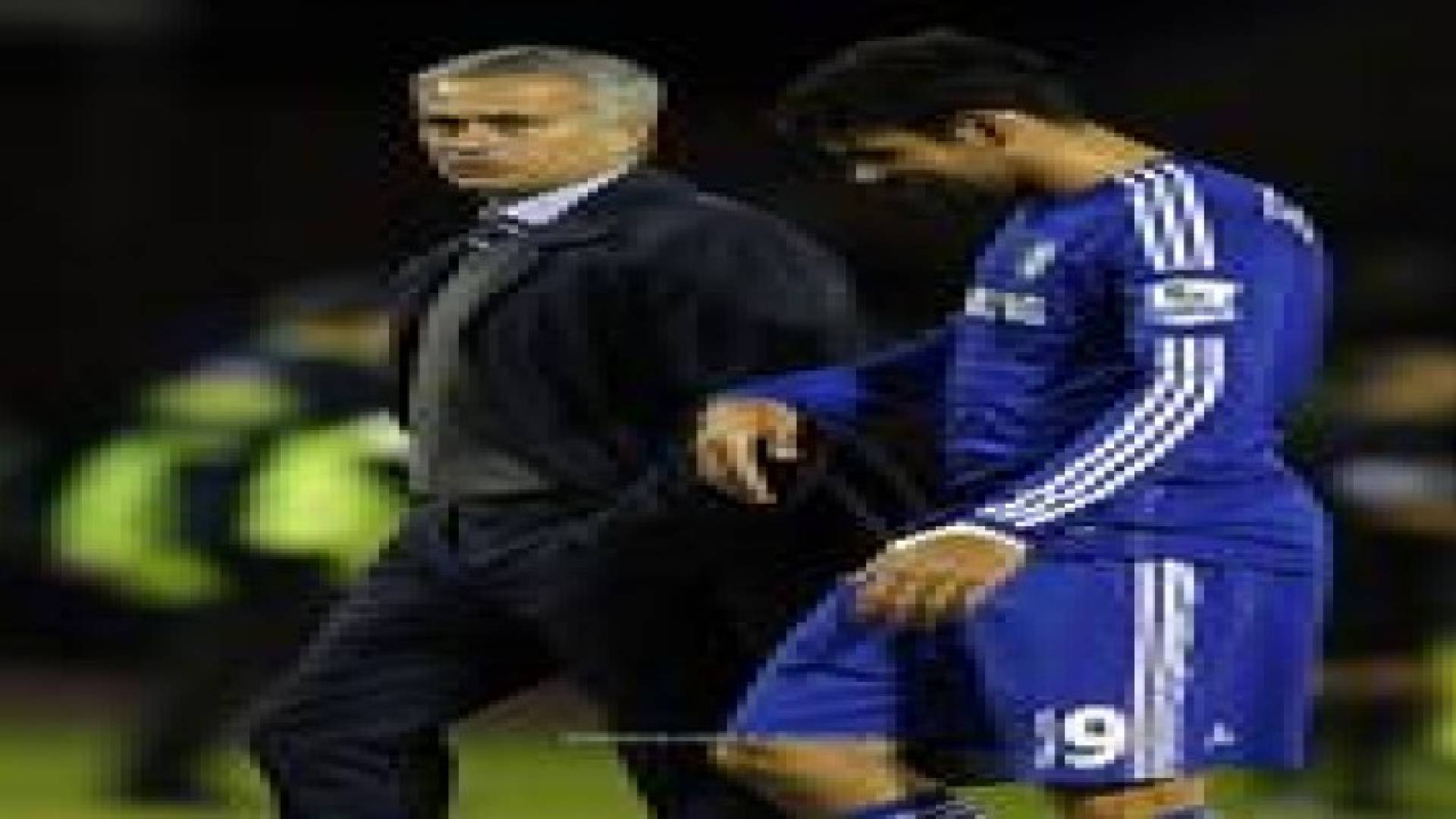 مورينيو يدافع عن كوستا ويشيد بفابريجاس