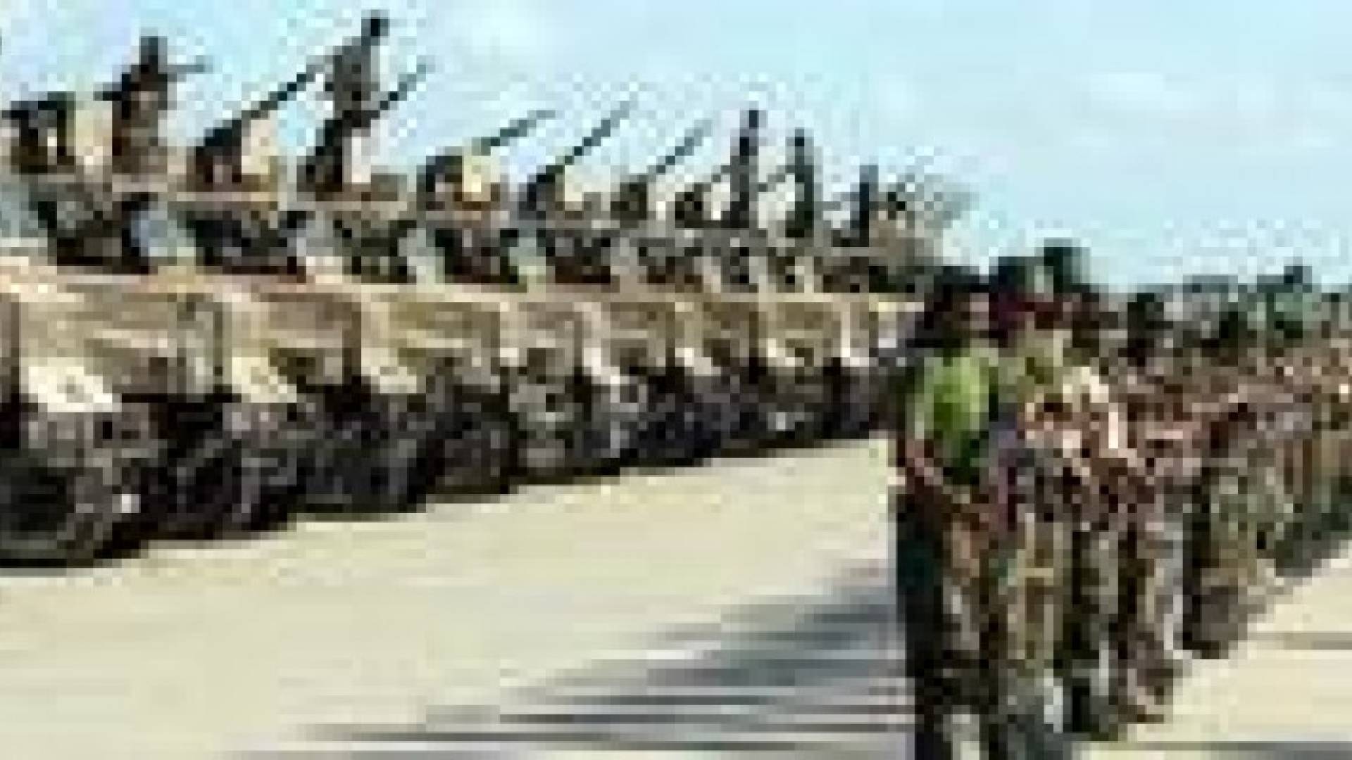 الجيش اليمني ينشر دبابات ومدرعات حول دار الرئاسة