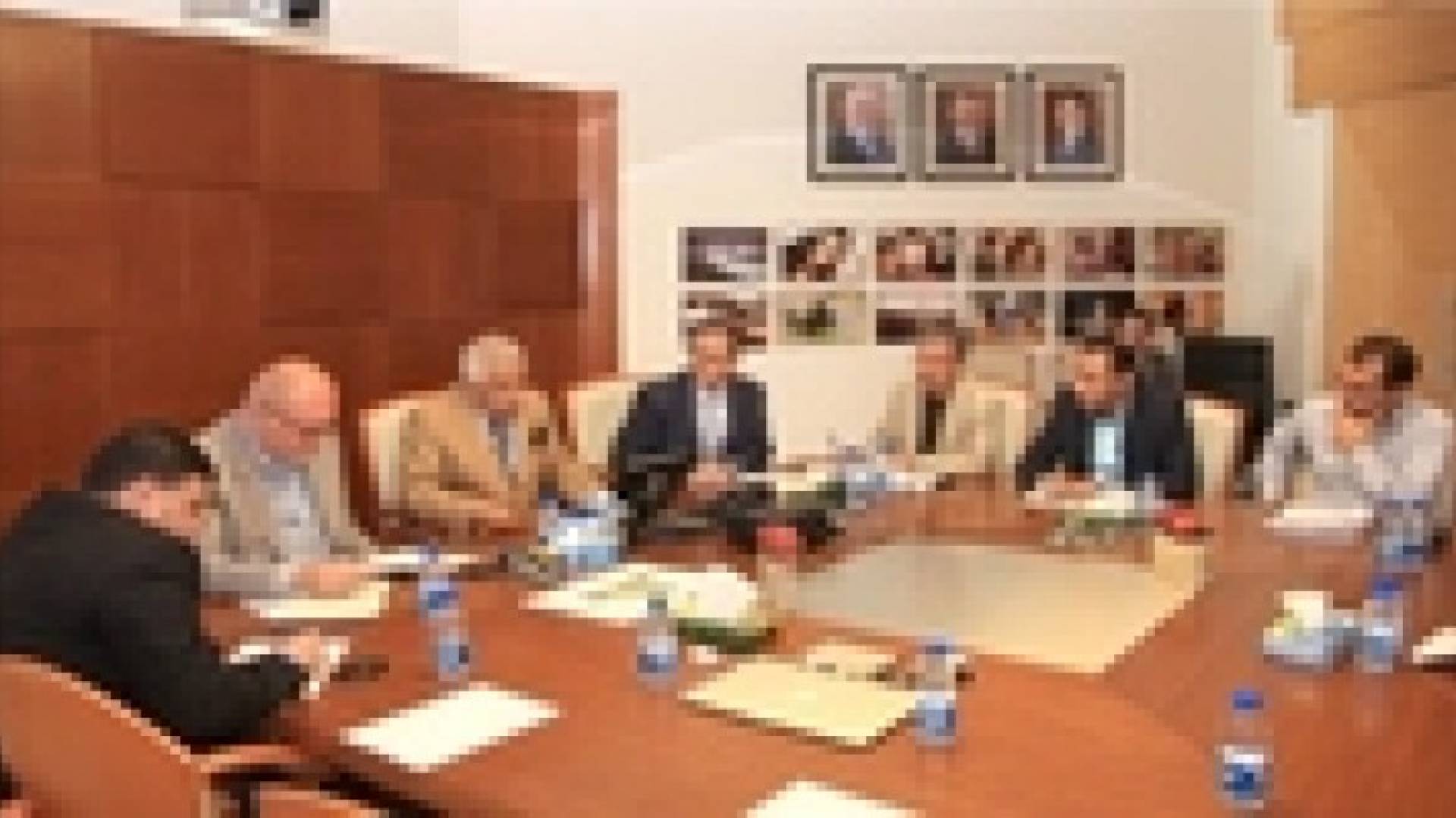 بحث التعاون بين الامانة والاشغال حول طريق المطار