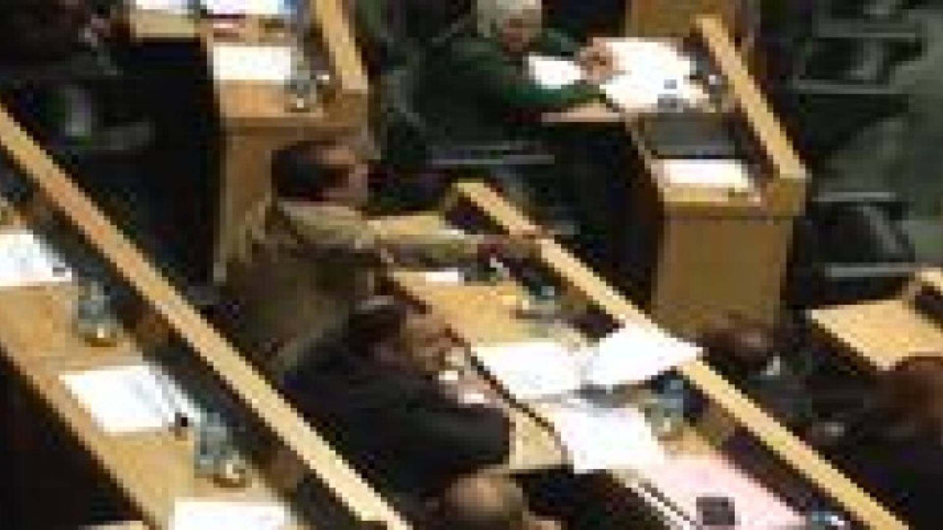 مشادات كلامية في مجلس النواب حول " حرب داعش " .. صور