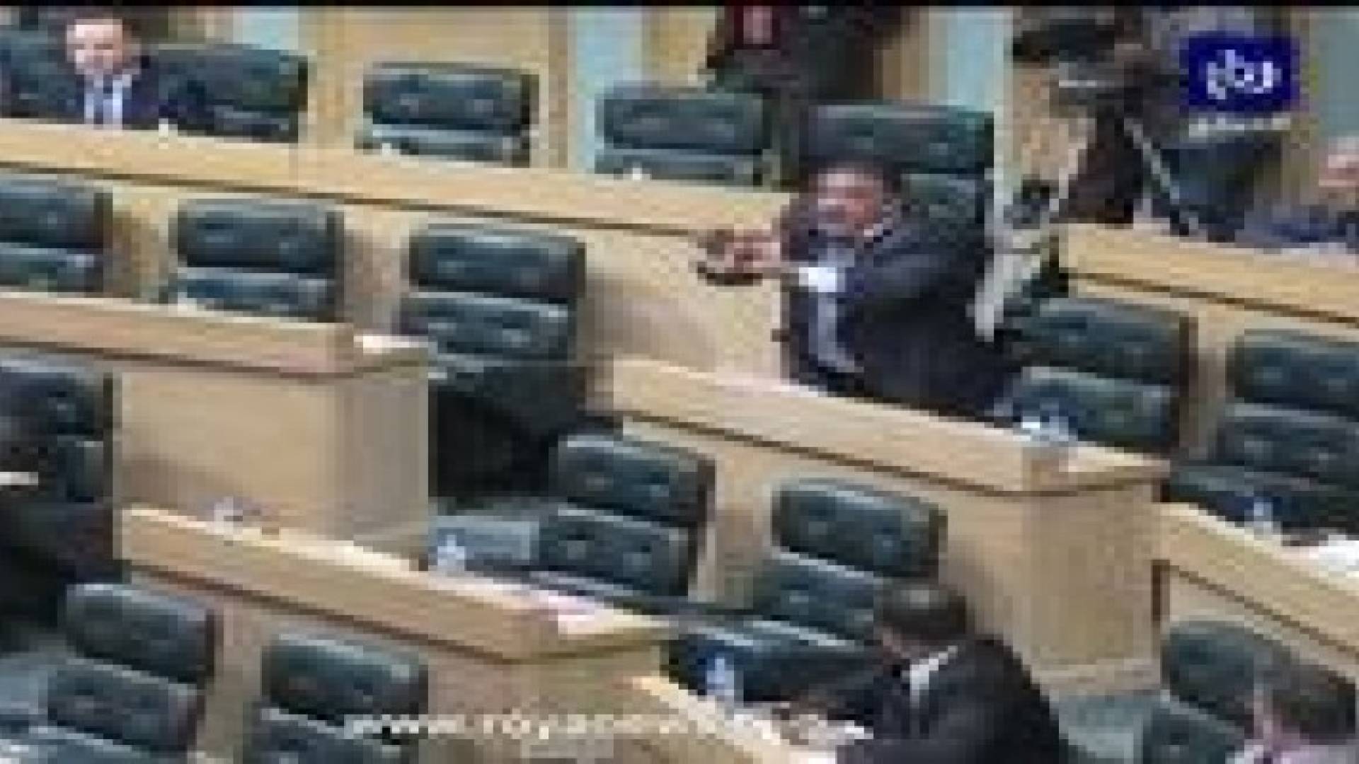 الزعبي للنواب: إتقوا الله في البلد والشعب.. فيديو