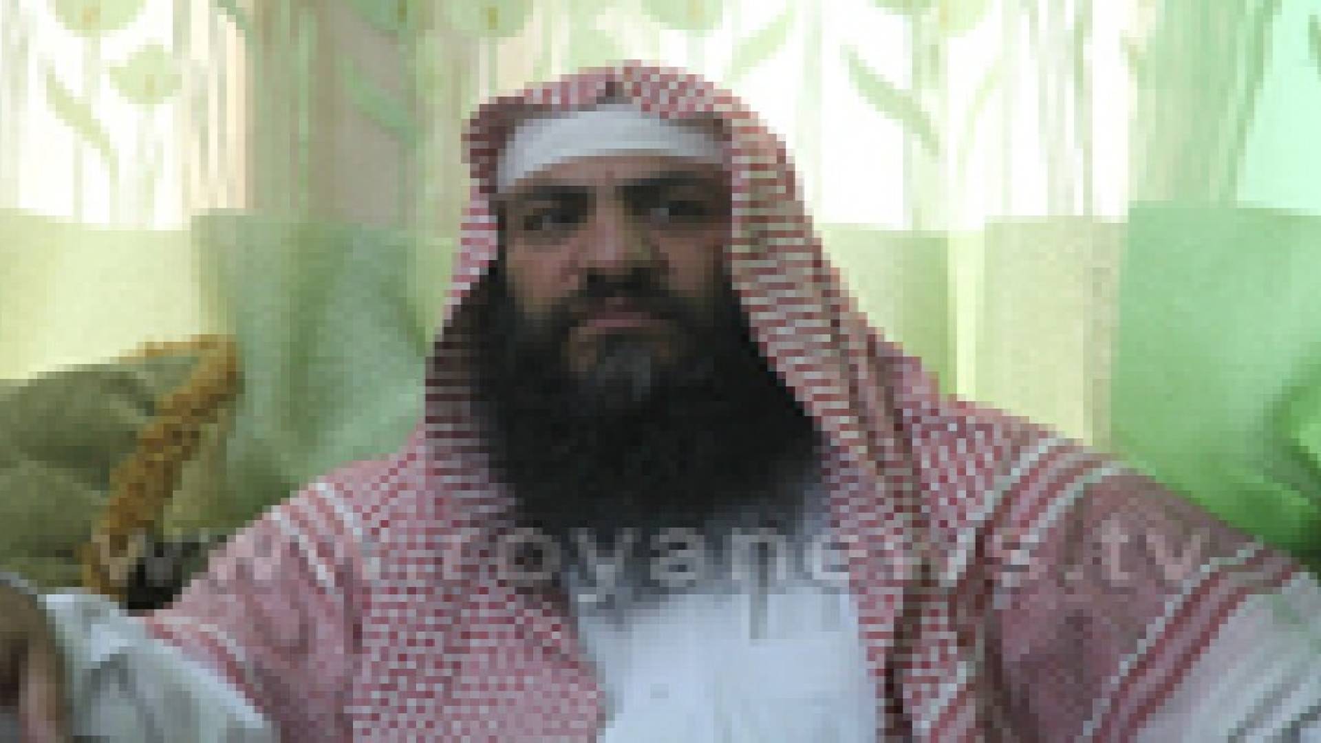 ابو سياف يحرم الحرب ضد " داعش "