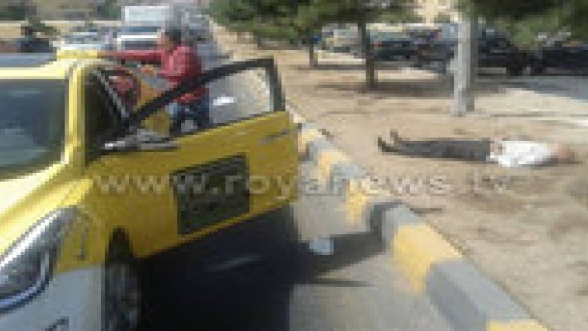 بالصور : اصابة مواطن في حادث دهس بشارع الاستقلال