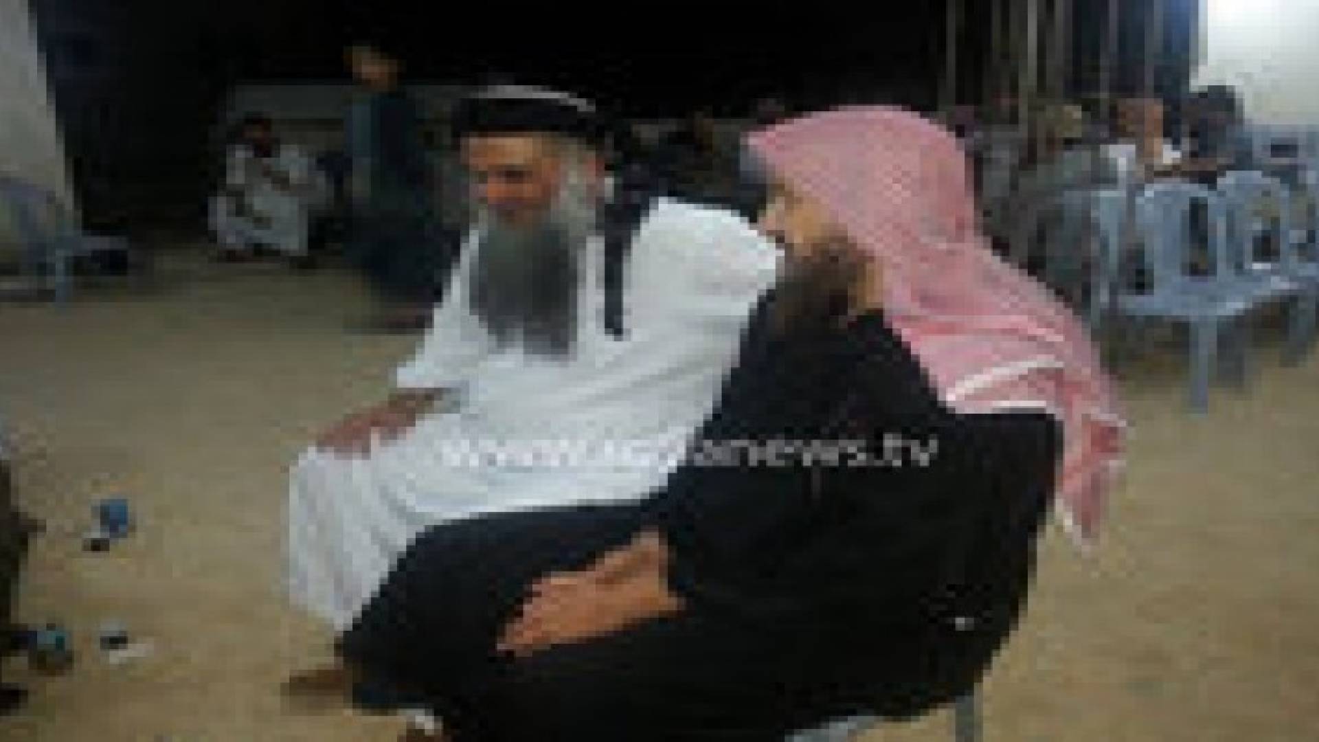 رؤيا تتابع الجو العام في خيمة استقبال ابو قتادة