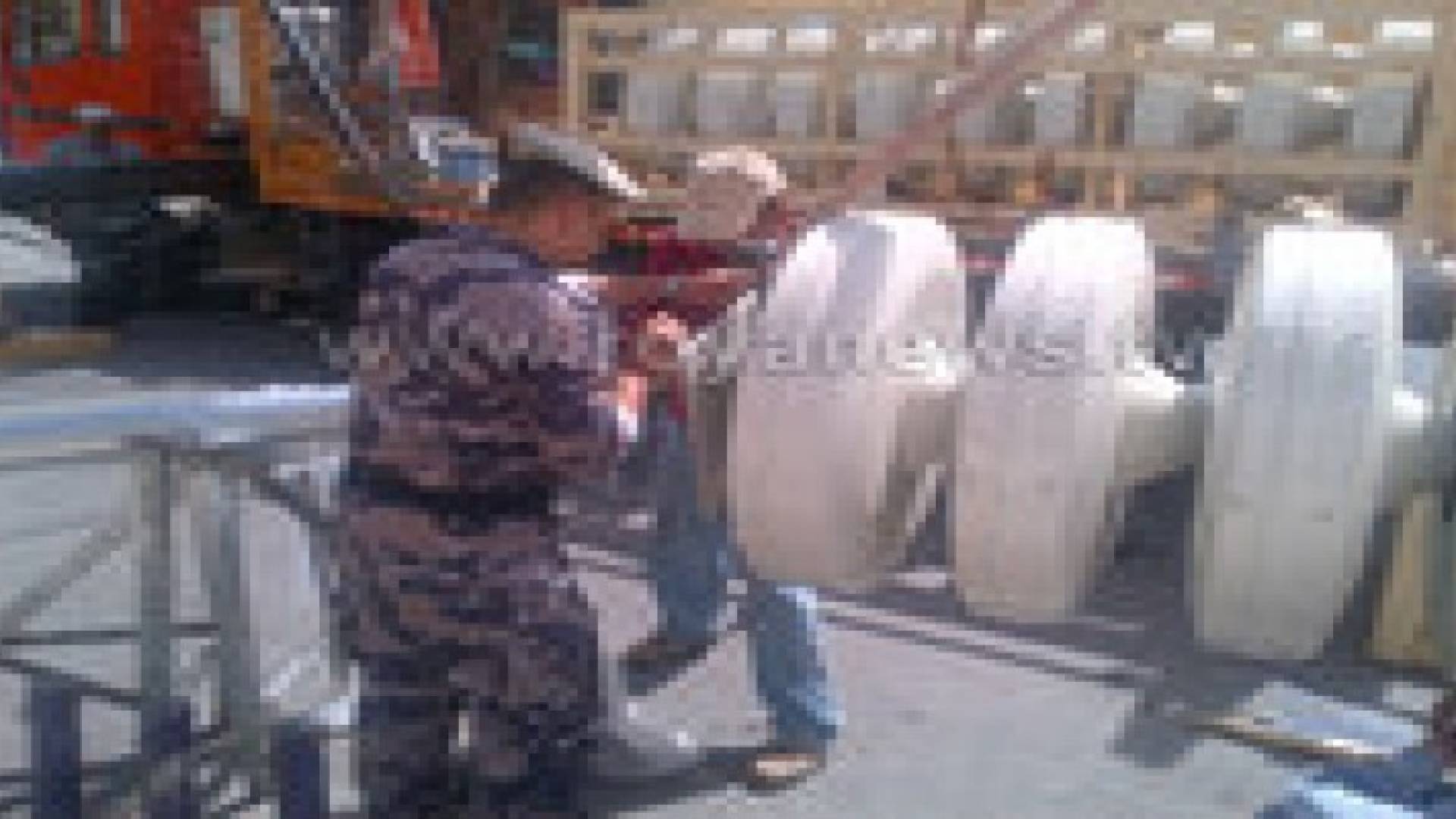 بدء تركيب صفارات الانذار في عبدون .. صور