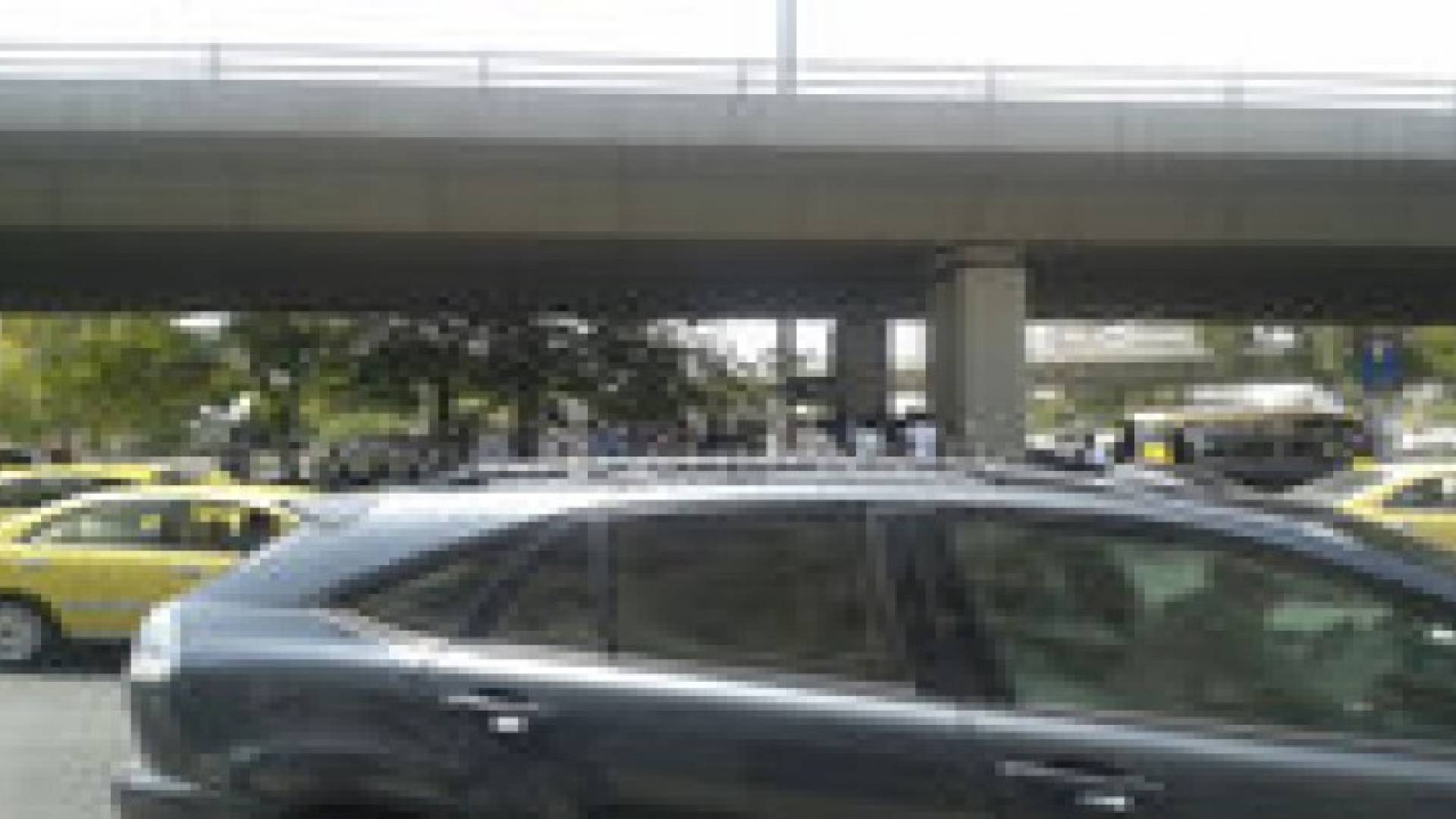 بالصور : مشاجرة بين مواطن ورجال شرطة قرب دوار الداخلية