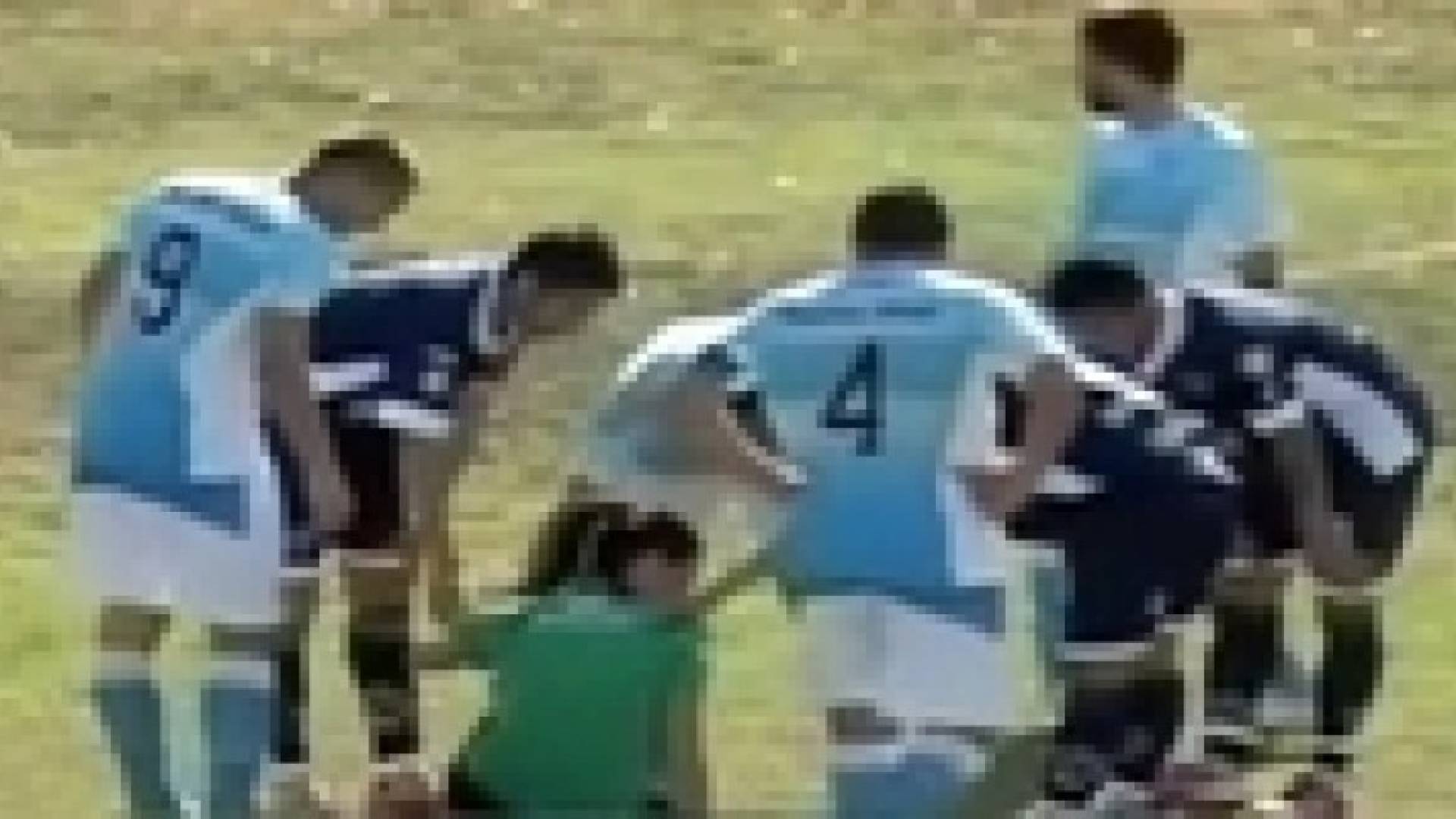 بالفيديو..لاعب يفقد حكمة جميلة الوعي بضربة صاروخية بالرأس