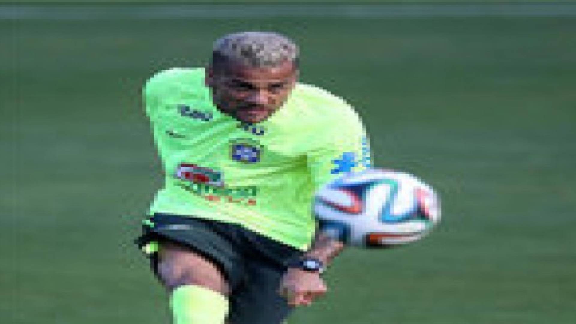ألفيس يؤكد رحيله عن برشلونة ويحدد وجهته
