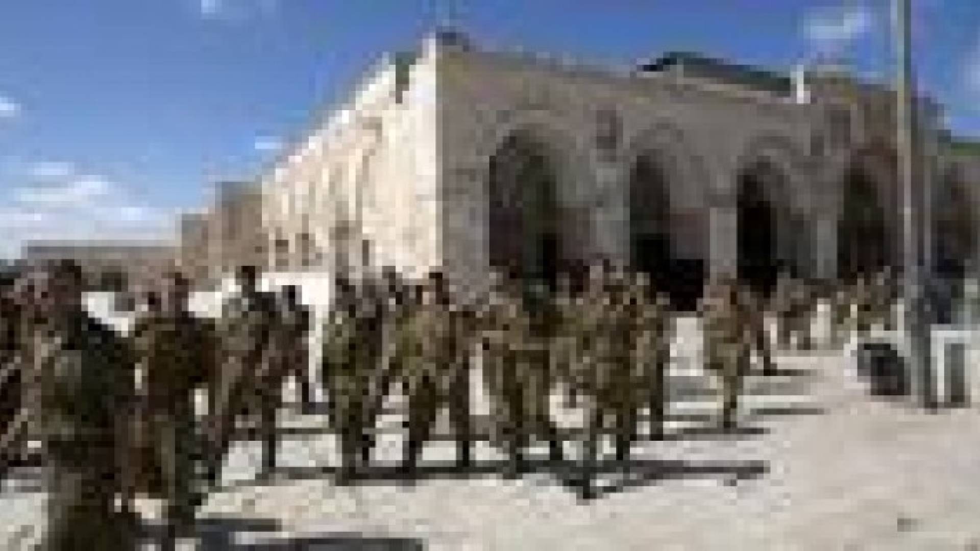 الاحتلال يمنع ممرضة الأقصى من دخوله لشهرين