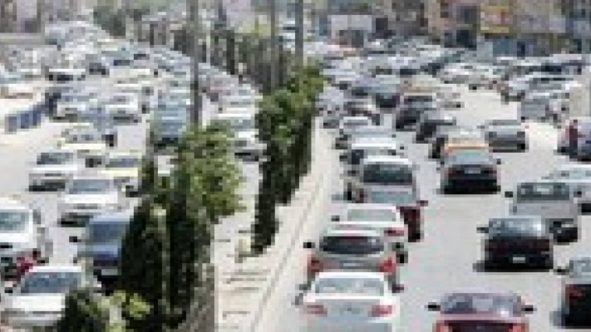 أزمة سير خانقة على طريق اوتوستراد عمان - الزرقاء