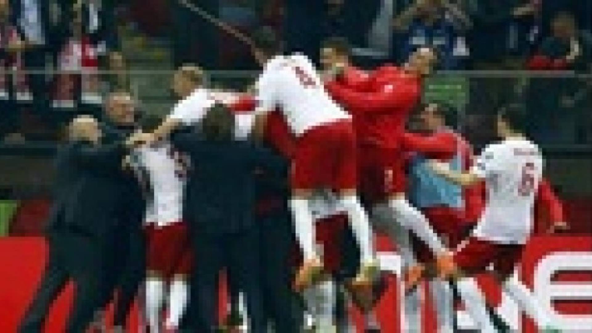 بطل العالم يسقط أمام بولندا في تصفيات أوروبا