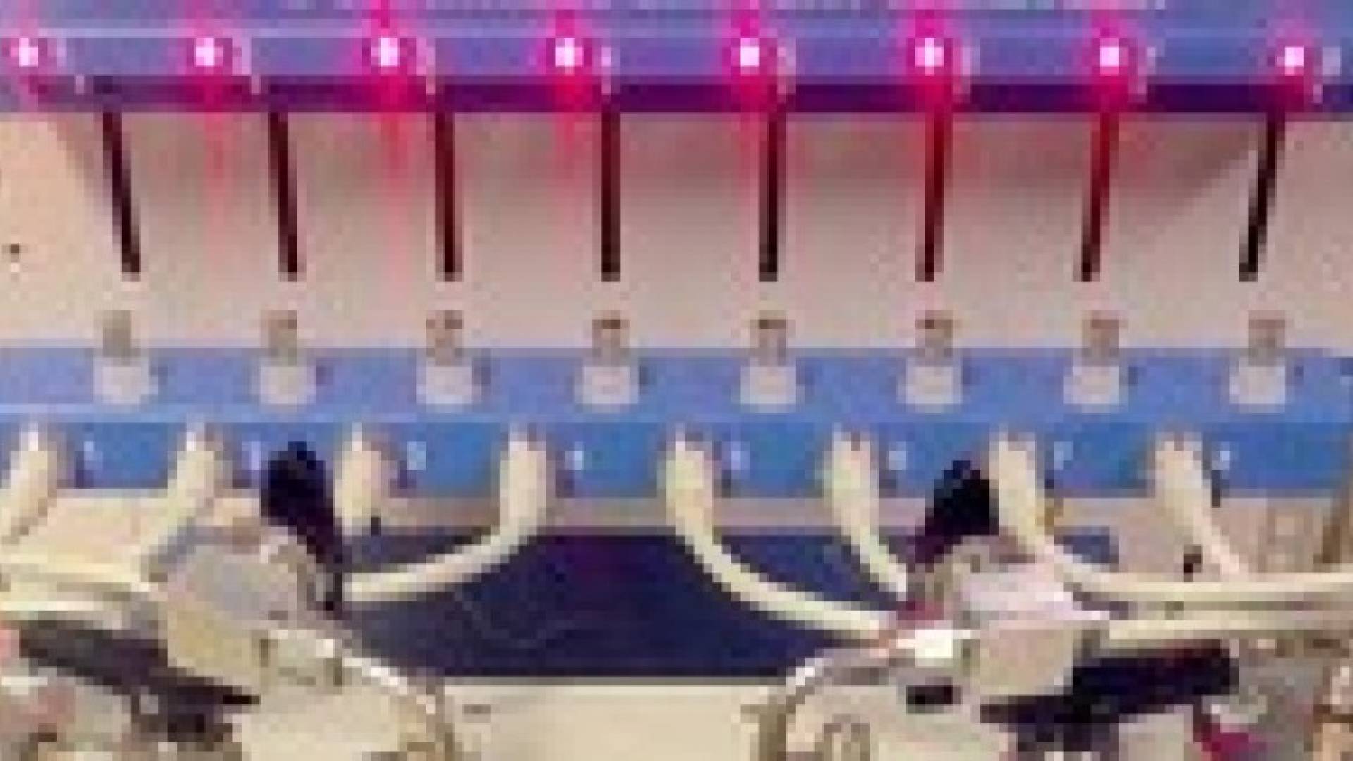 بطارية شمسية تعمل بالضوء والهواء