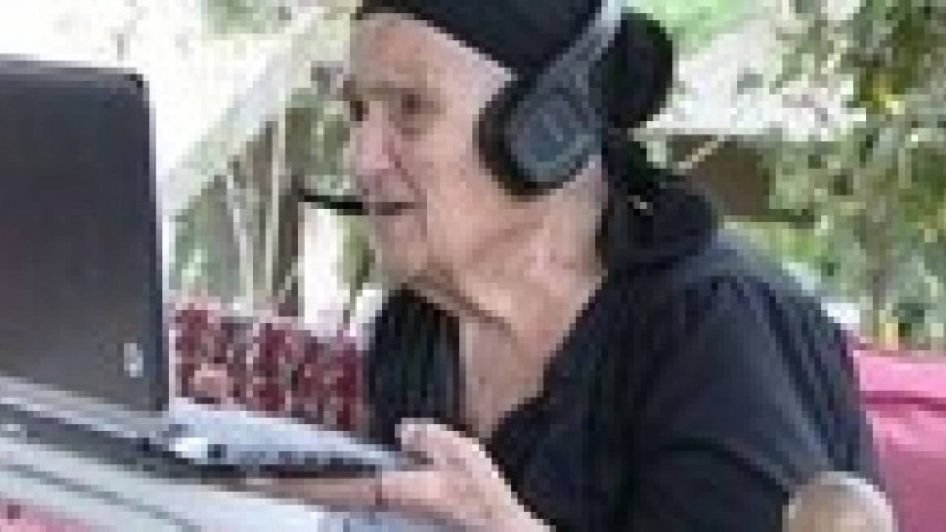 عجوز عمرها 114 عاما تزيف تاريخ ميلادها لإنشاء حساب "فيس بوك"