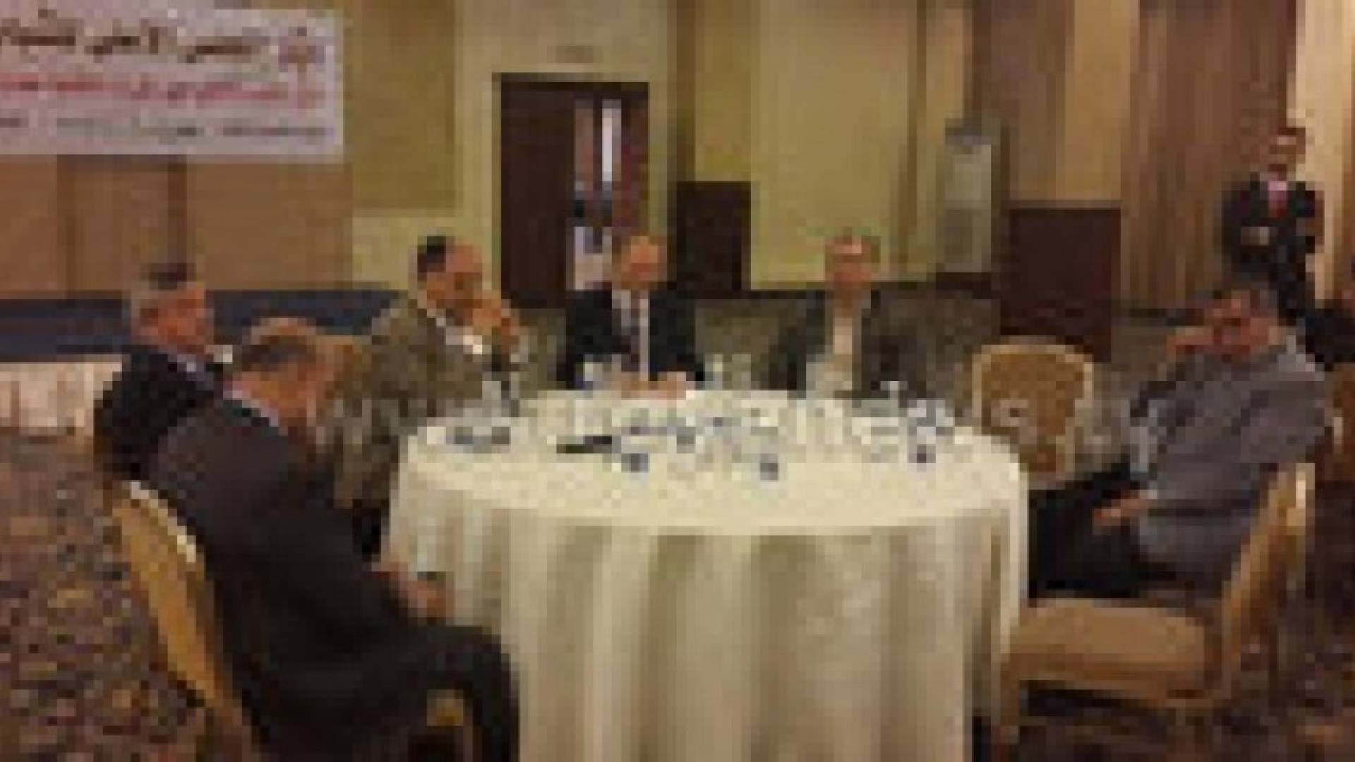 المجلس الأعلى للشباب يناقش الأوراق الملكية .. صور