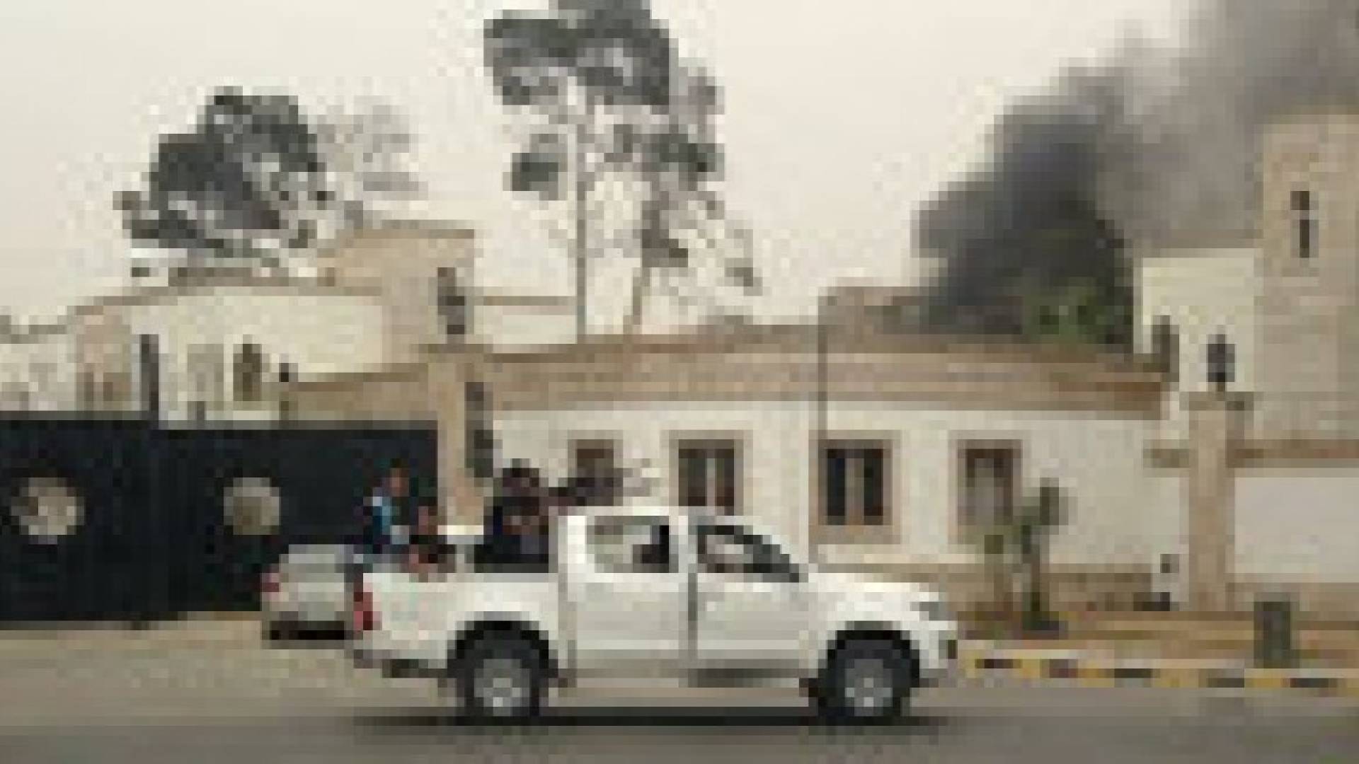 4 قتلى في اشتباكات بين متظاهرين ومجموعات مسلحة في بنغازي الليبية