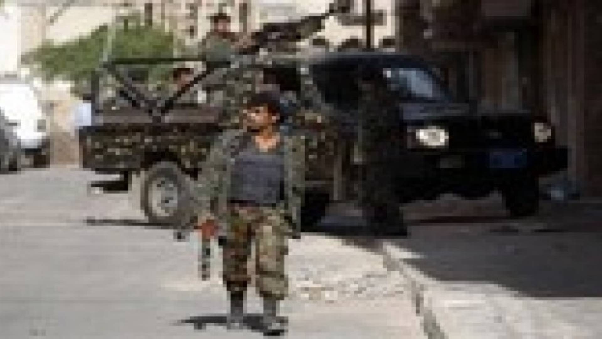 مقتل 3 جنود في هجمات للقاعدة استهدفت مقار حكومية وسط اليمن