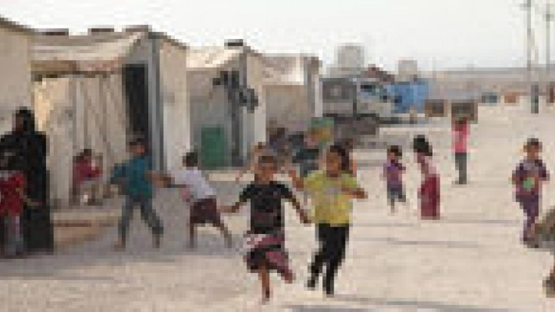 51 بالمائة من اللاجئين السوريين بالأردن بسن الطفولة