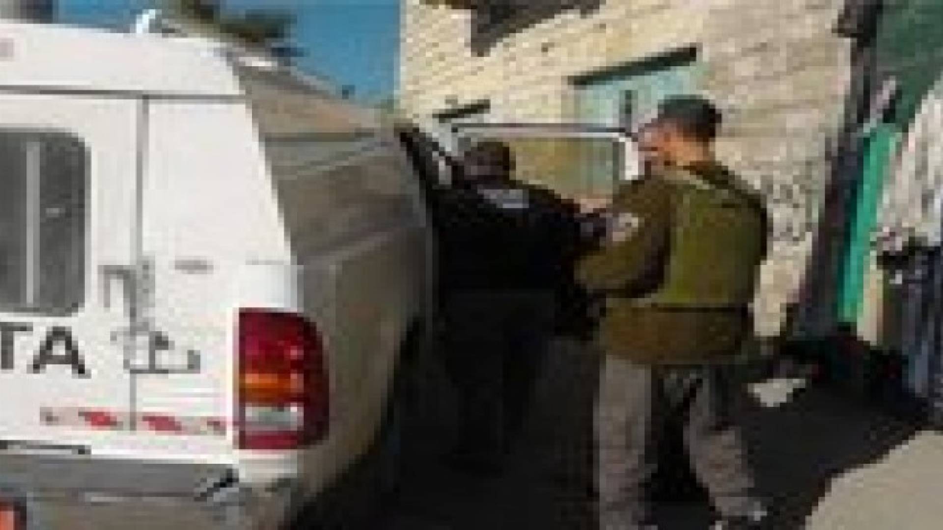 الاحتلال يعتقل 13 فلسطينيا بالضفة الغربية المحتلة