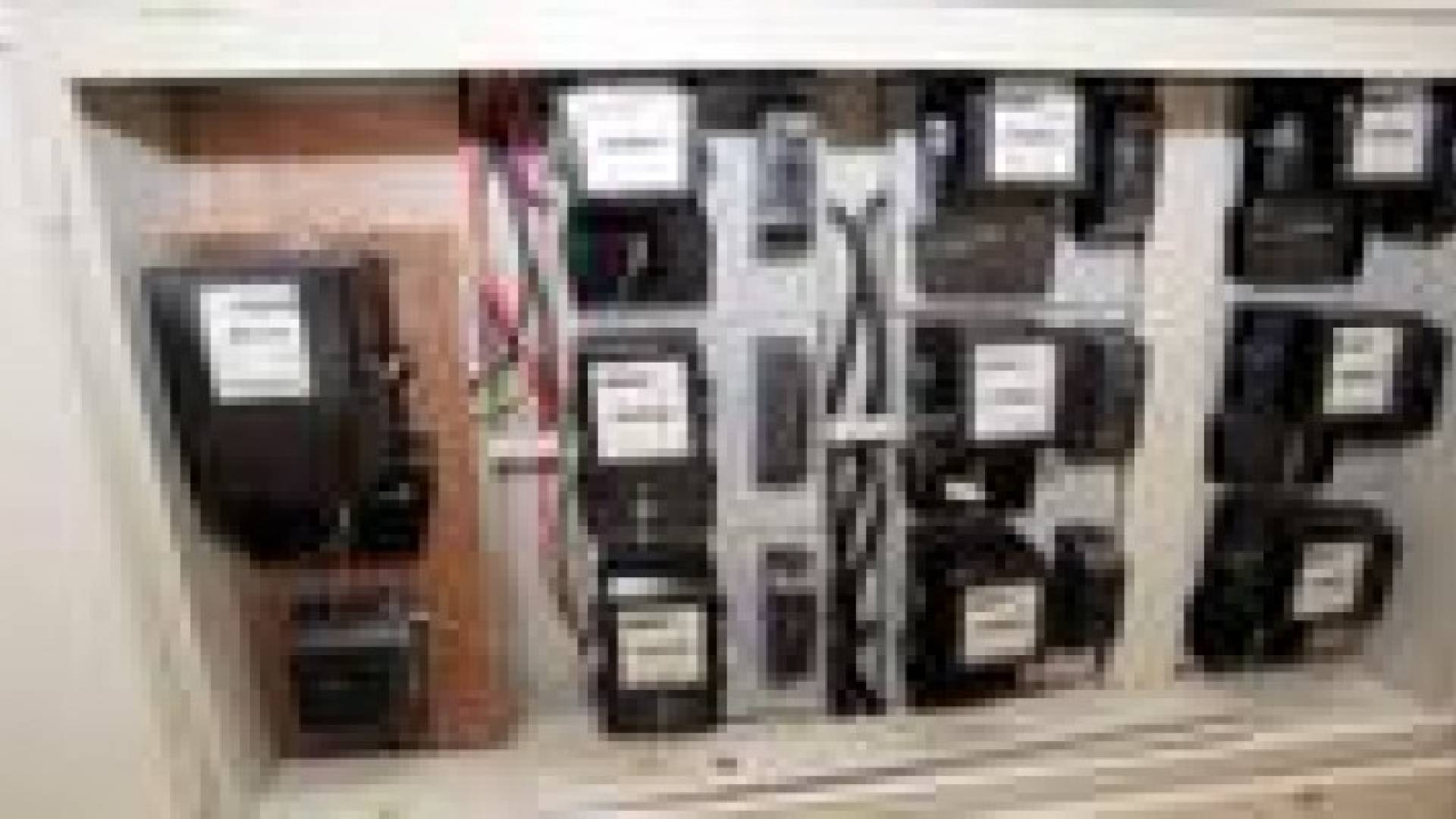 12 ألف حالة عـبث بعدادات الكهرباء في عمان والزرقاء