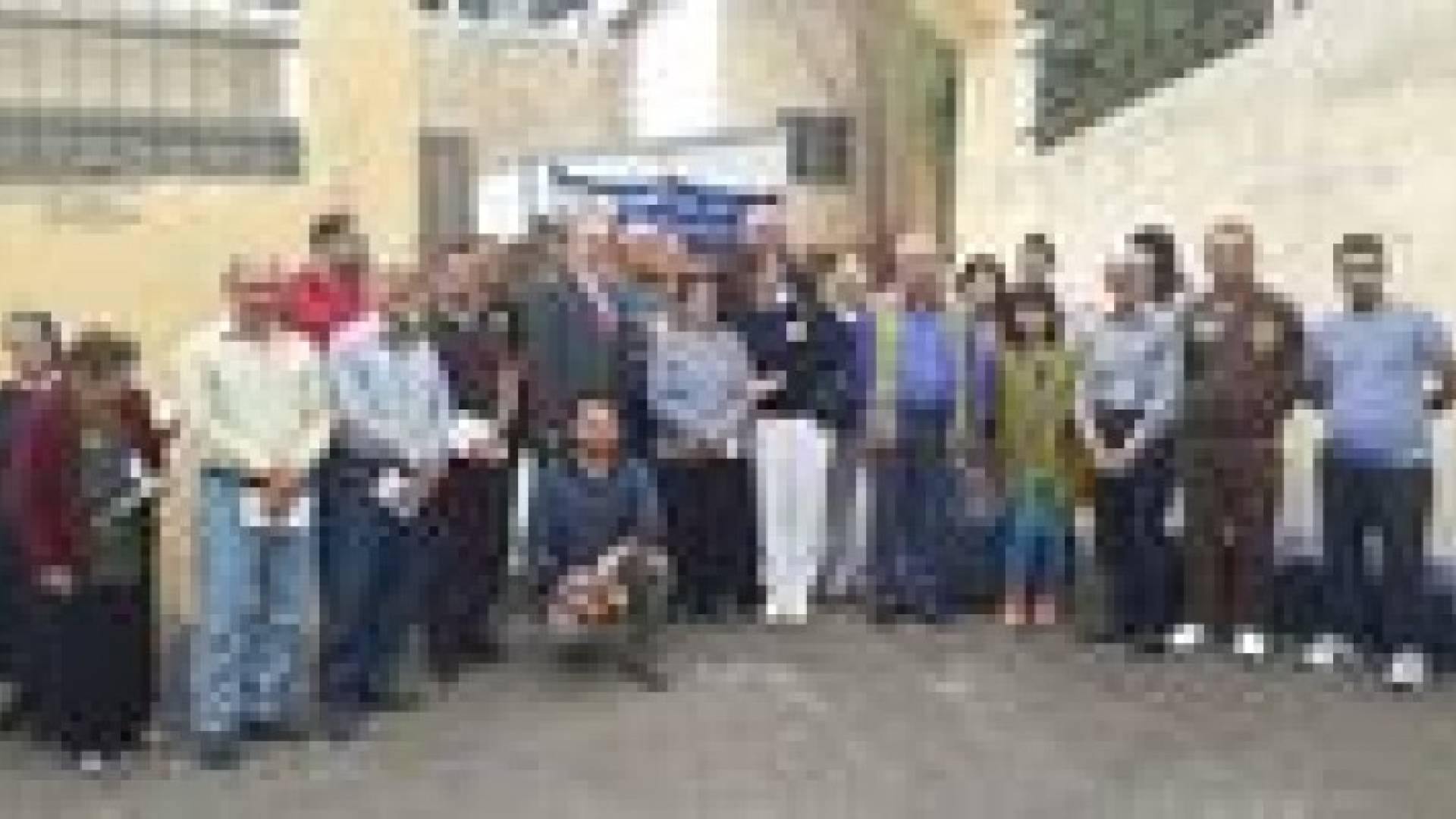 السفير التايواني يزور المهجرين المسيحيين في كنيسة اللاتين في ناعور