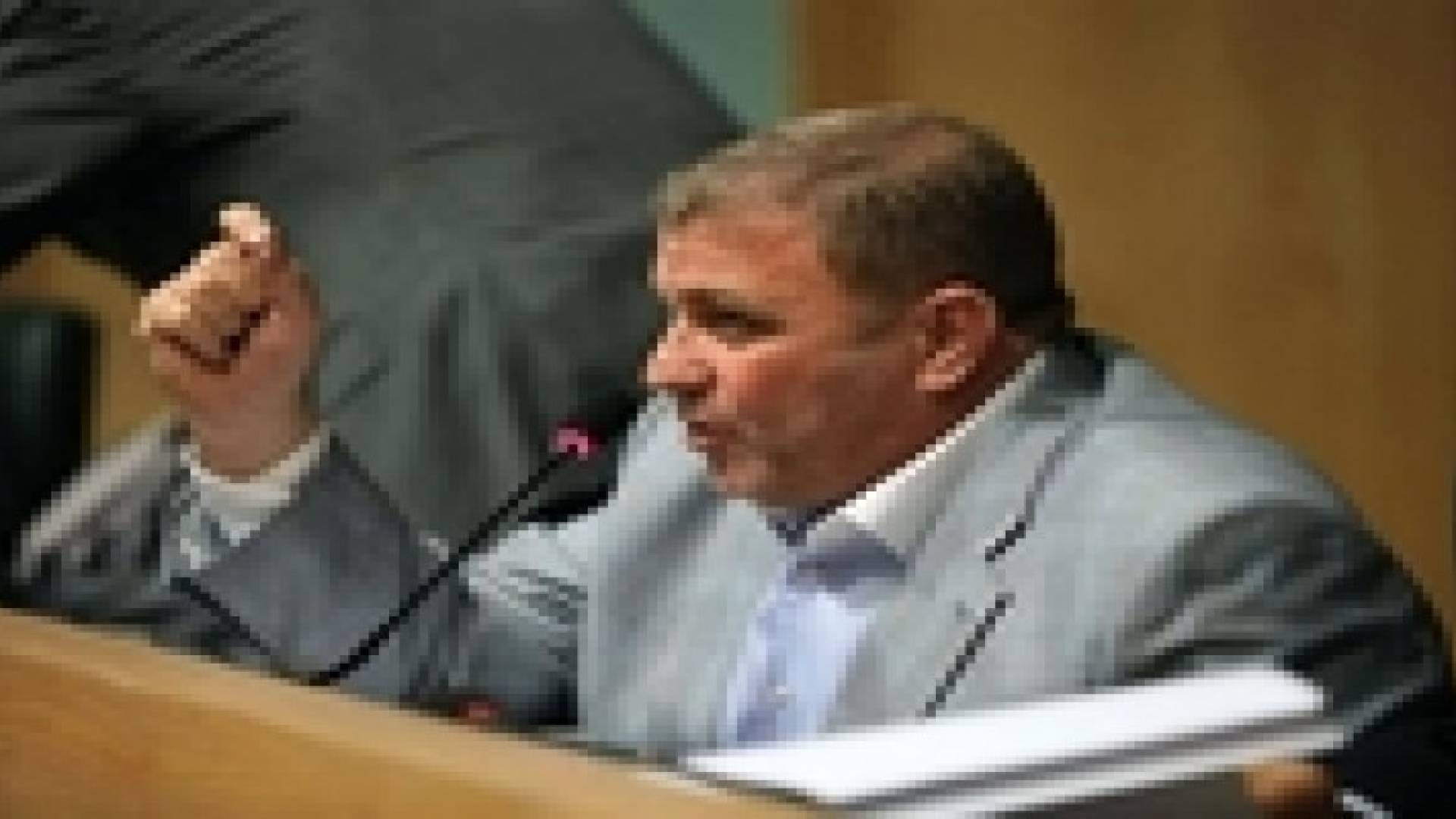 النائب خميس عطية يسأل عن التجارة مع اسرائيل