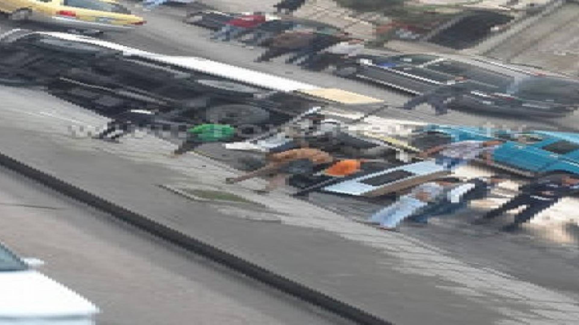 تدهور مركبة في راس العين بالعاصمة عمان .. صور