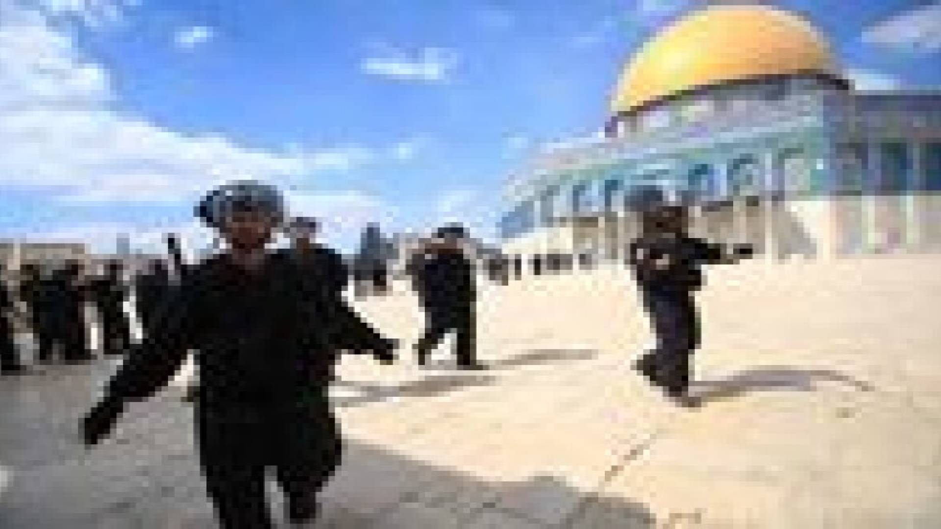 شرطة الاحتلال تعتقل 9 فلسطينيات قبالة بوابات المسجد الأقصى