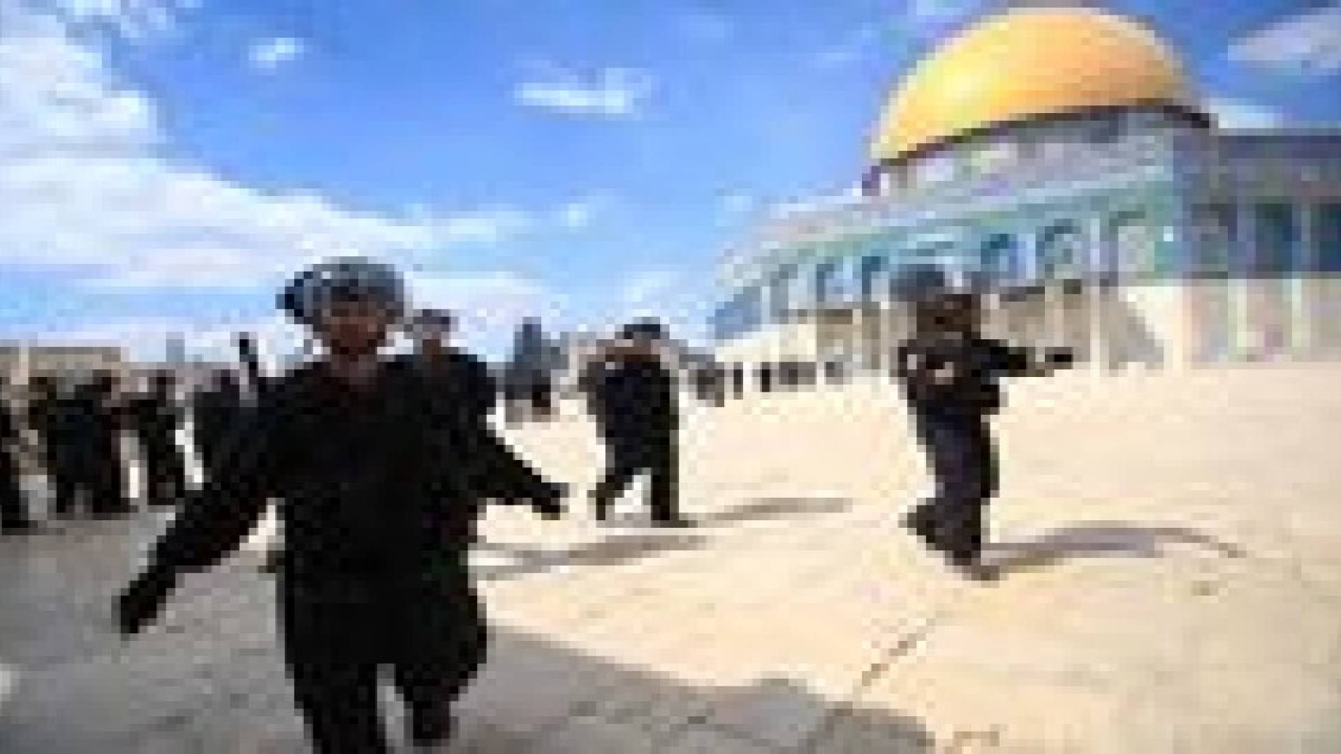 مفتي القدس يحذر من تنفيذ الاحتلال مخططاته لتقسيم الاقصى مكانيا وزمانيا
